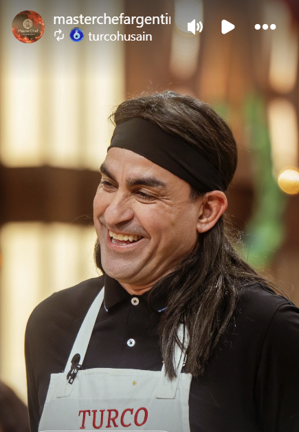 El Turco Husaín con peluca en "MasterChef Celebrity" | Fuente: Instagram Stories/masterchefargentina
