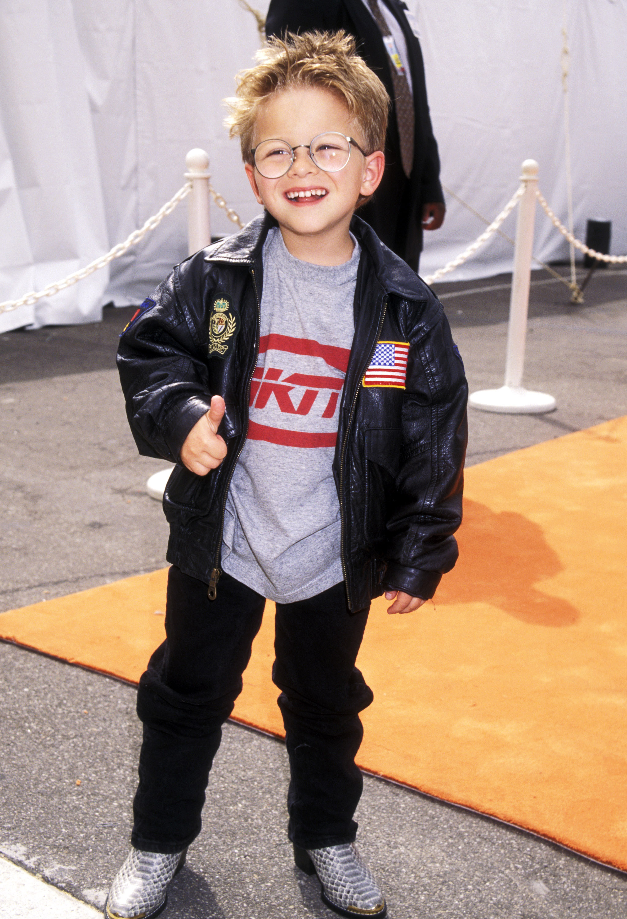 Jonathan Lipnicki durante la 10ª edición de los Kids' Choice Awards de Nickelodeon en el Grand Olympic Auditorium de Los Ángeles, California, en 1997. | Fuente: Getty Images