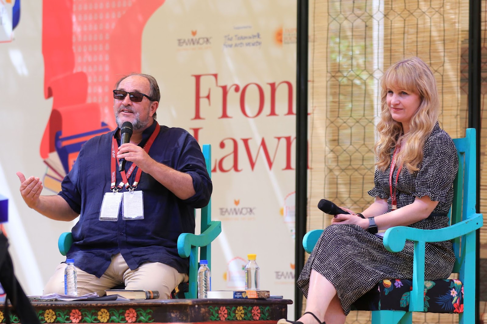 Cat Jarman en conversación con William Dalrymple en una sesión durante el Festival de Literatura de Jaipur 2022 en India. | Fuente: Getty Images