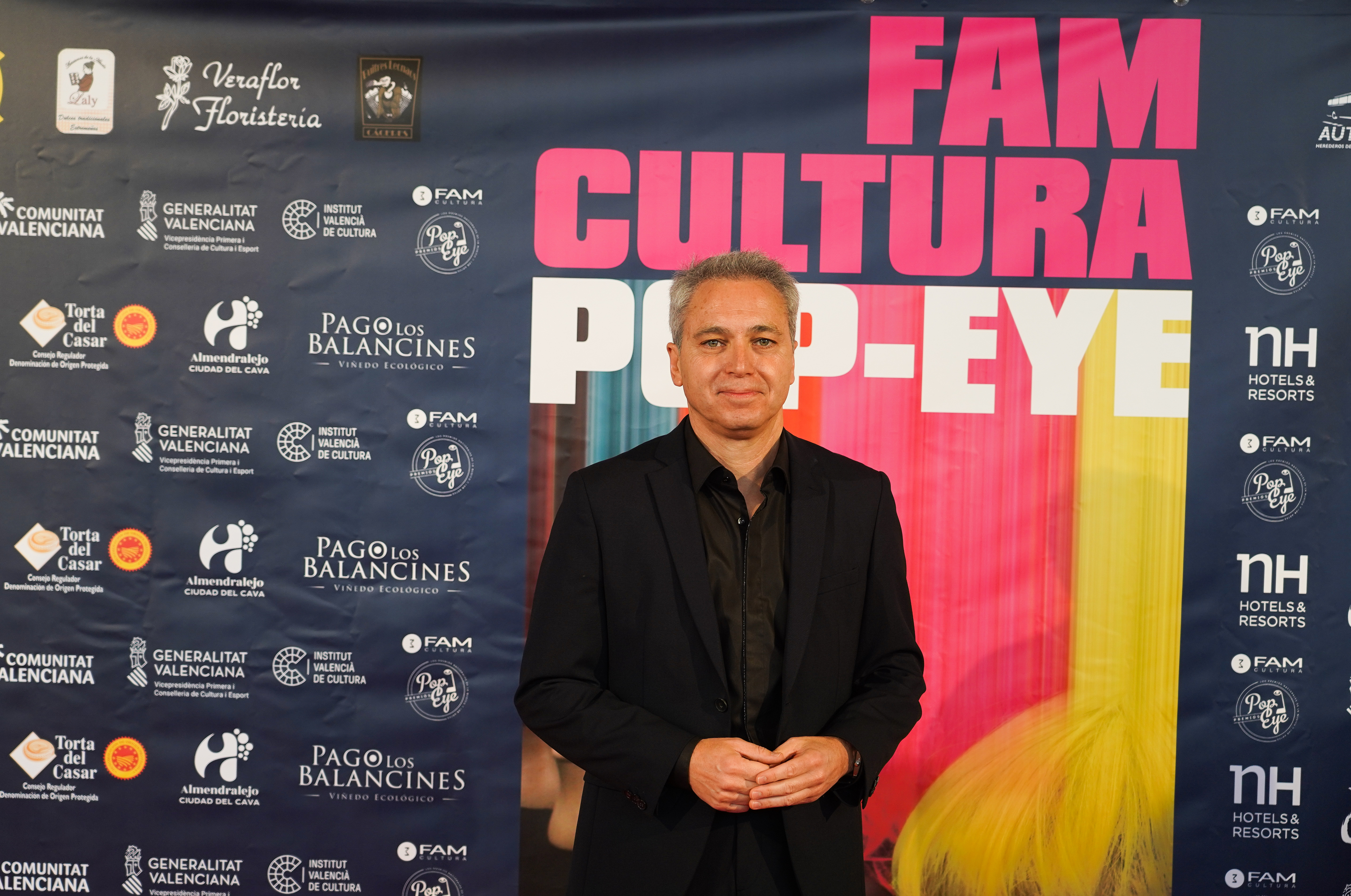 Vicente Vallés posa durante el photocall de los Premios Pop Eye 2024, en el Palau de les Arts, el 25 de mayo de 2024, Comunidad Valenciana, España. | Fuente: Getty Images