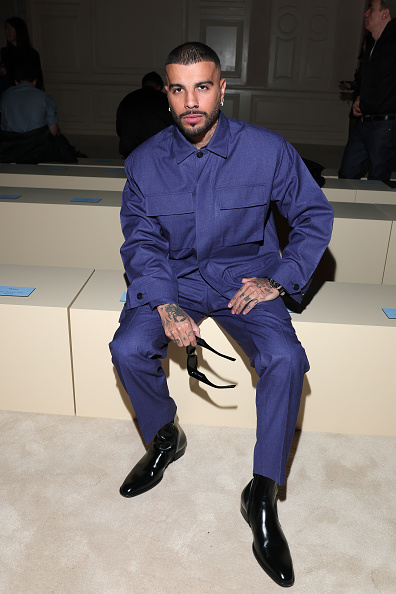 Rauw Alejandro asiste al desfile de moda masculina Otoño/Invierno 2026 de Prada en la Fondazione Prada el 18 de enero de 2026 en Milán, Italia. | Fuente: Getty Images