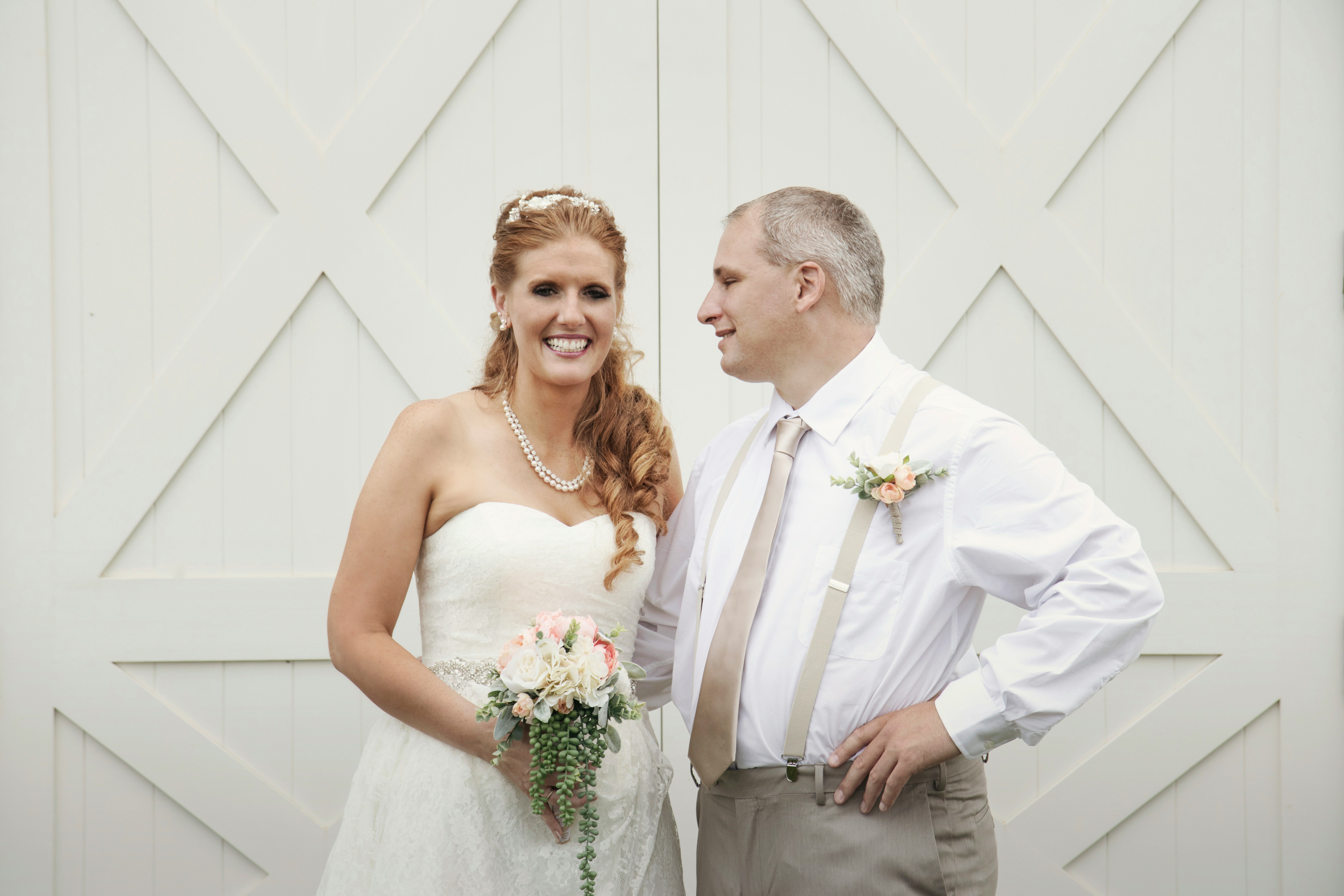 Novia hablando con su padre | Fuente: Unsplash