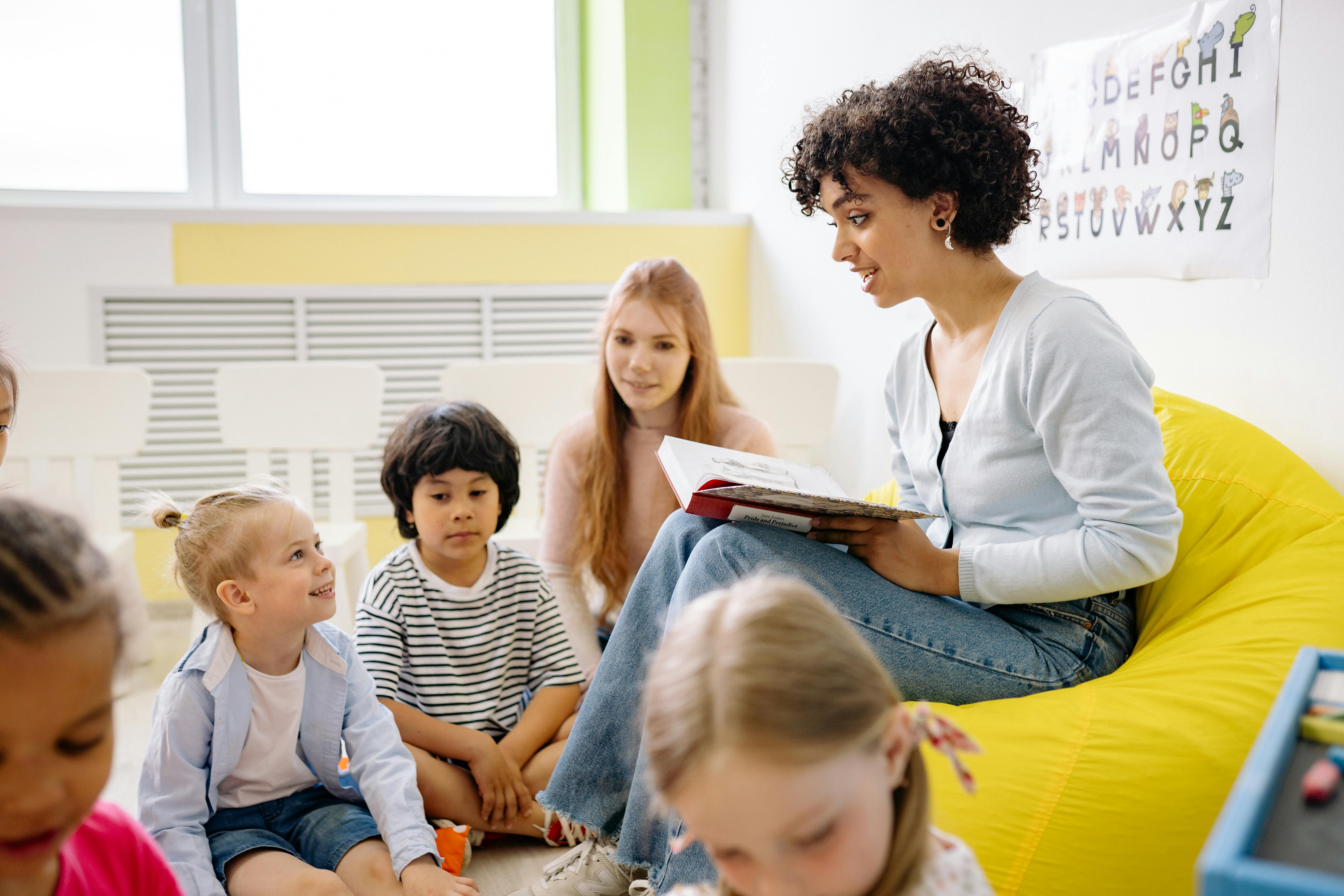 Niños en clase | Fuente: Pexels