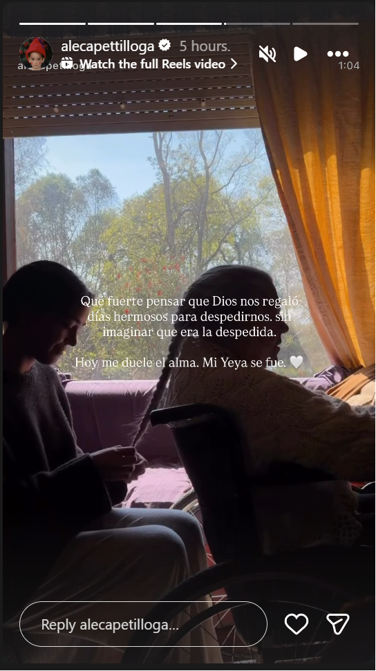 Alejandra Capetillo compartiendo con su abuela, María del Carmen Vázquez Alcaide, antes de su fallecimiento | Fuente: Instagram Stories/alecapetilloga