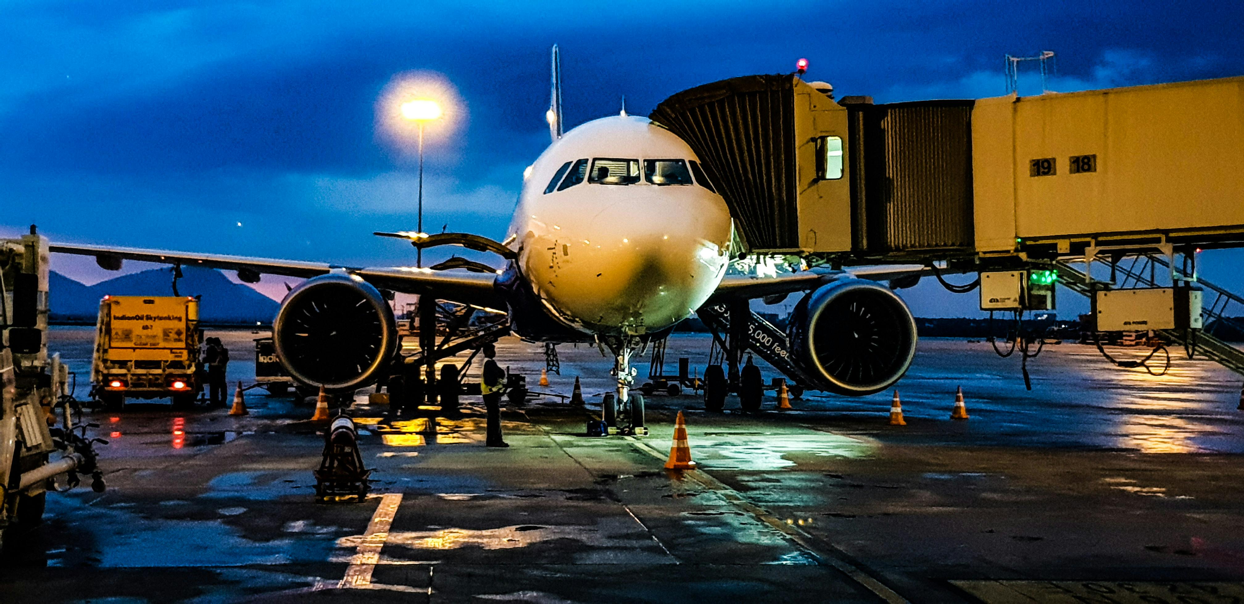 Primer plano de un avión | Fuente: Pexels
