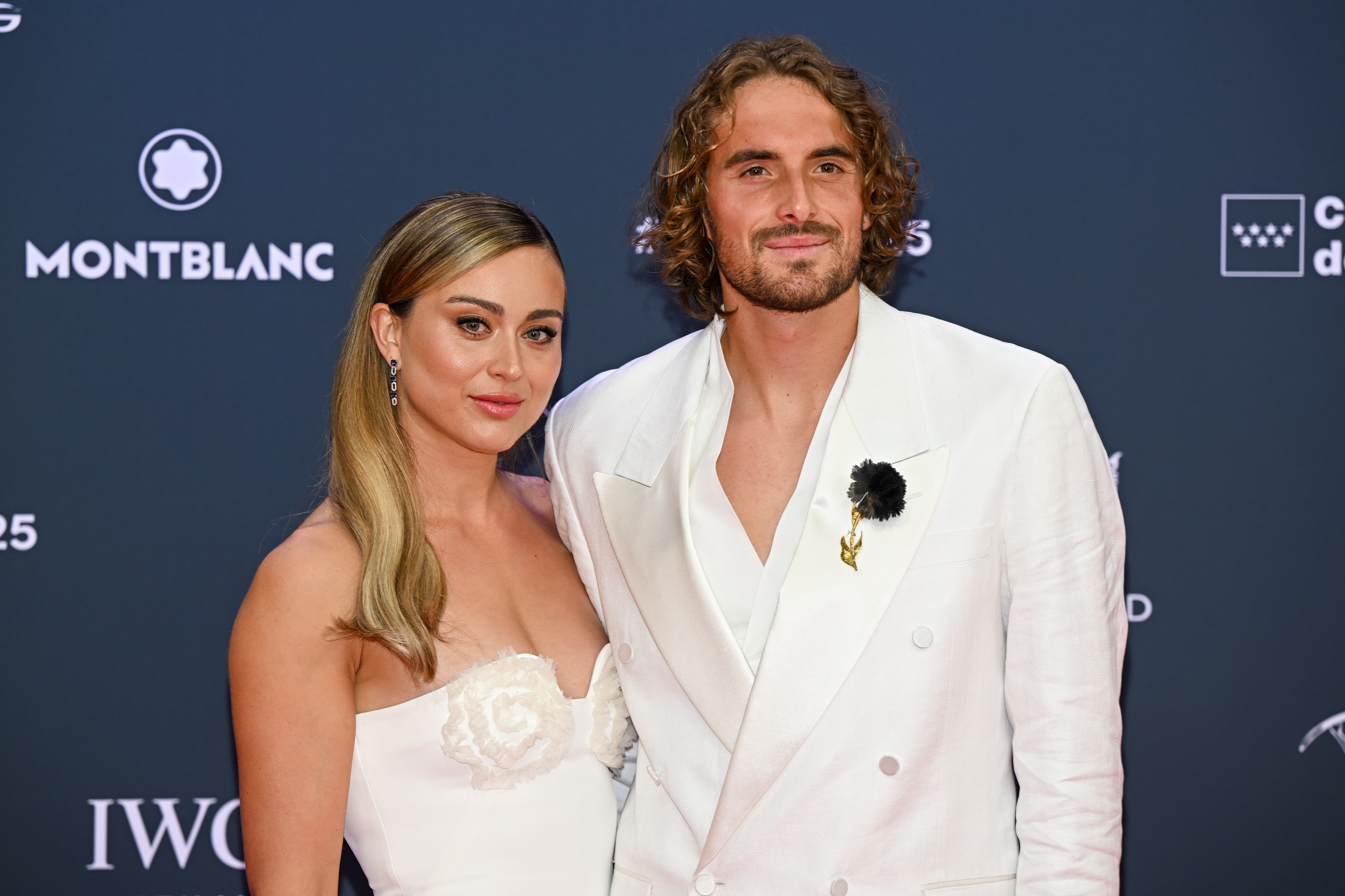 Paula Badosa y Stefanos Tsitsipas asisten a la alfombra roja de los Premios Laureus World Sport Awards 2025 en el Palacio de Cibeles el 21 de abril de 2025 en Madrid, España. | Fuente: Getty Images