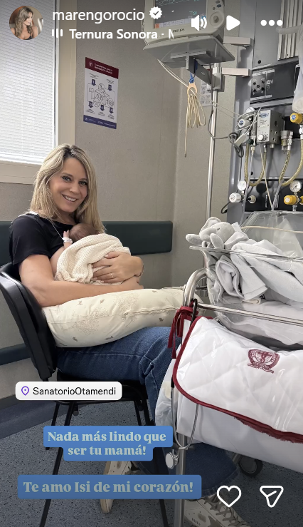 Rocío Marengo junto a su hijo Isidro en el hospital. | Foto: instagram Stories/marengorocio