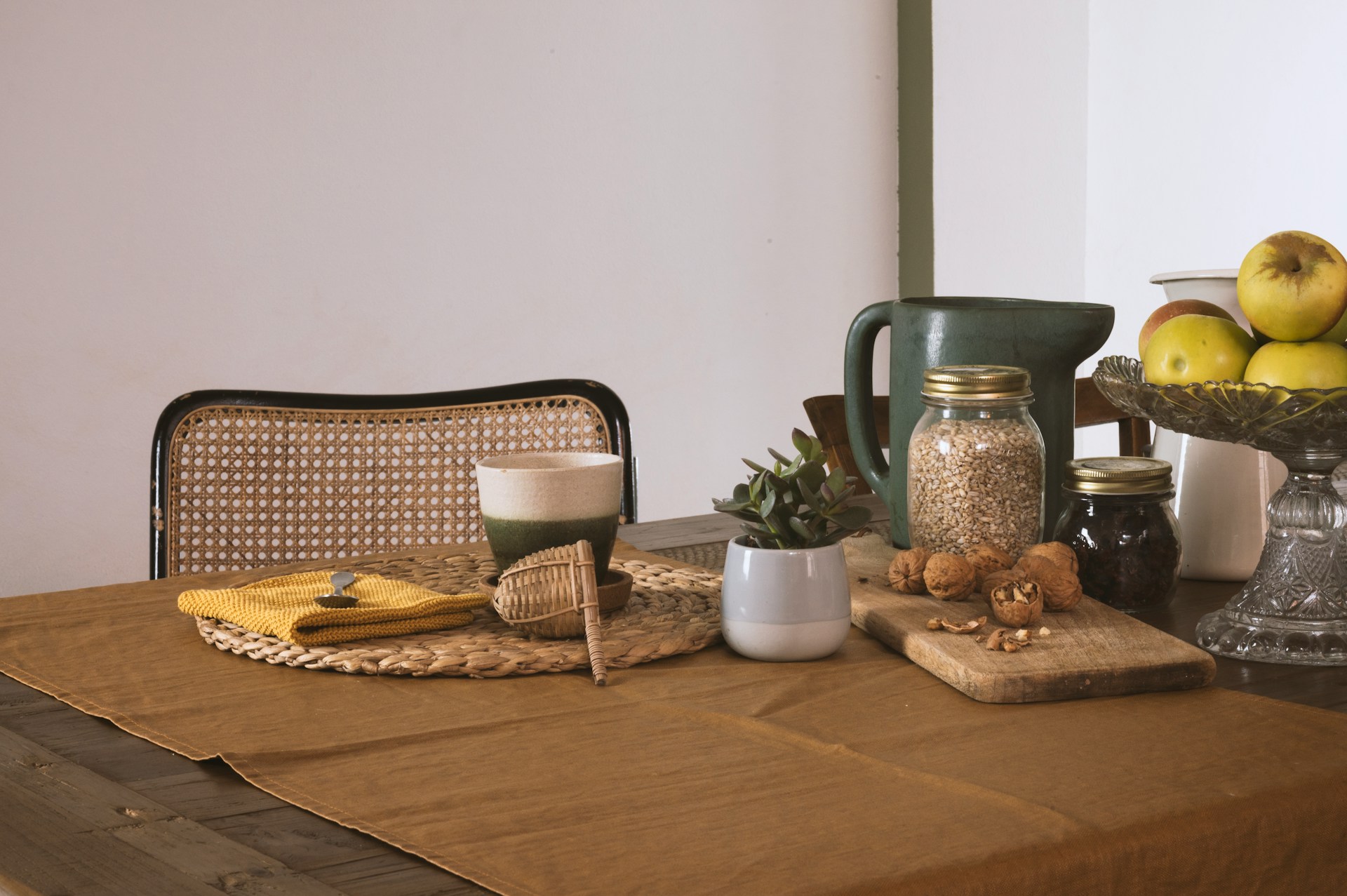 Una mesa de cocina | Fuente: Unsplash
