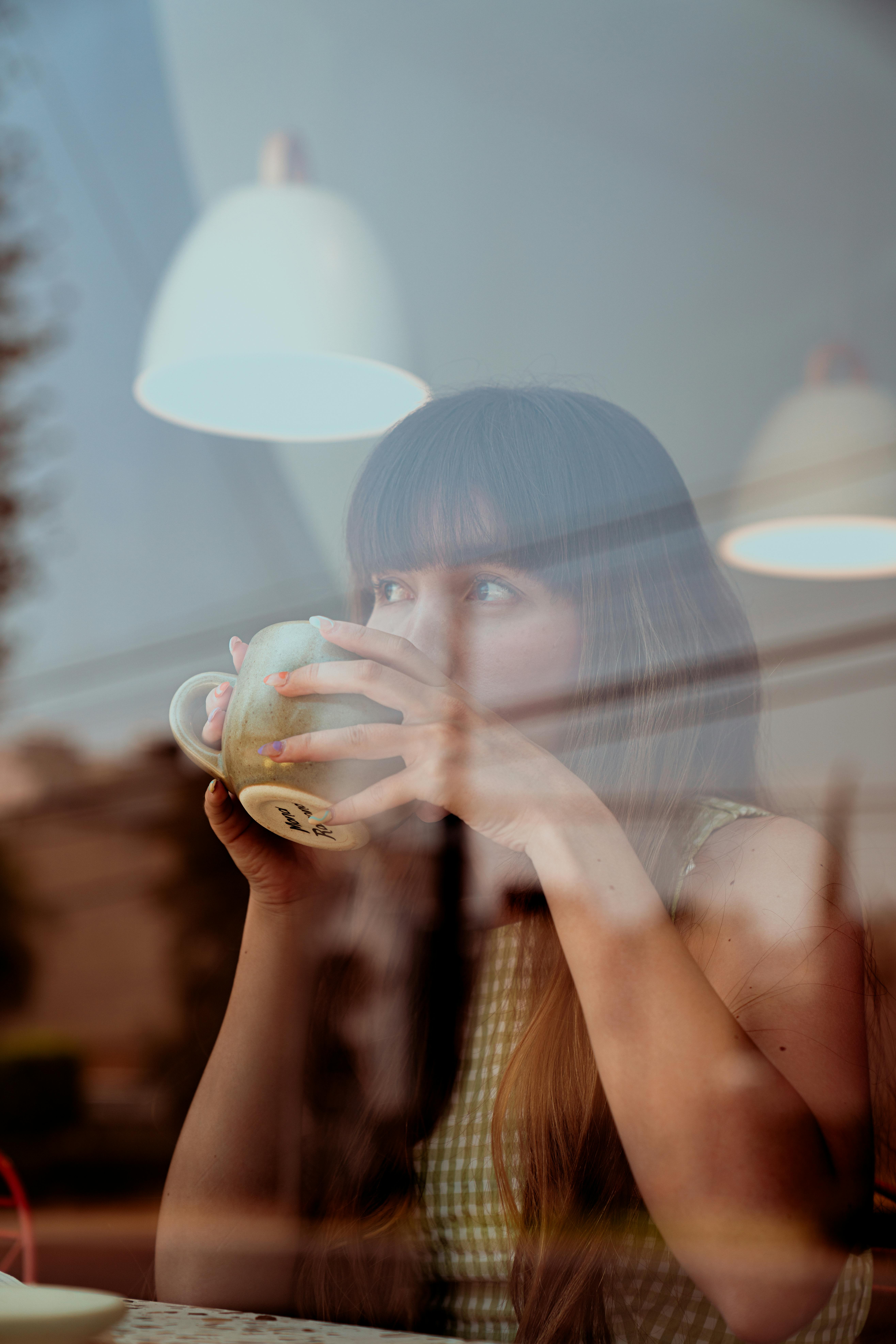 Una mujer trazando un plan | Fuente: Pexels