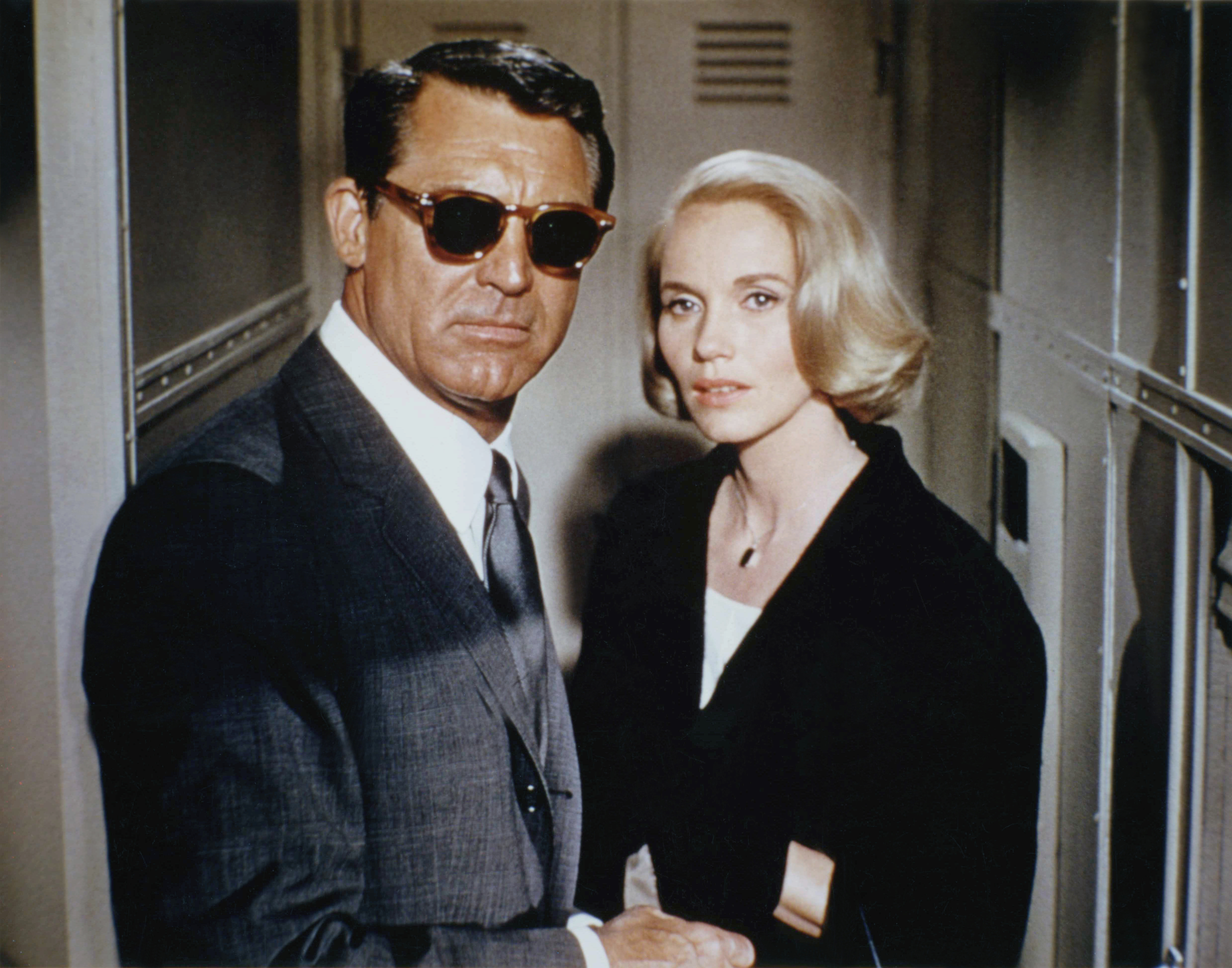 Cary Grant y Eva Marie Saint en el rodaje de "Con la muerte en los talones", 1959 | Fuente: Getty Images
