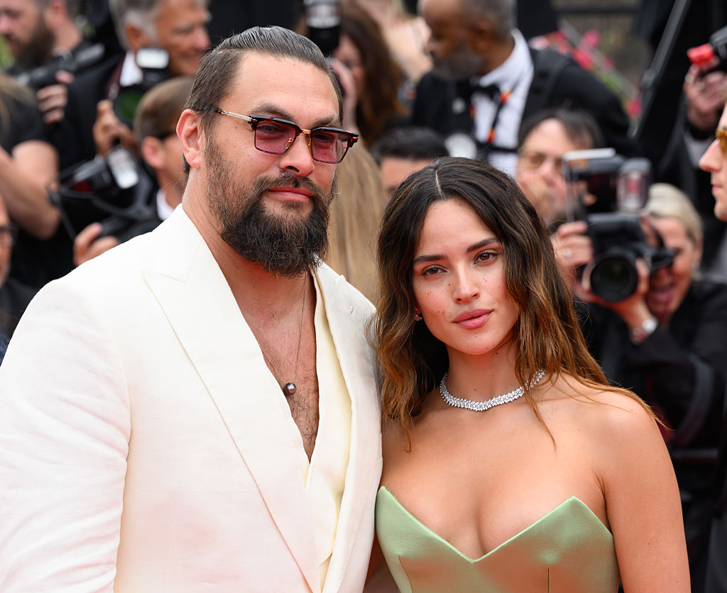 Jason Momoa y Adria Arjona, hija de Ricardo Arjona. | Foto: Getty Images