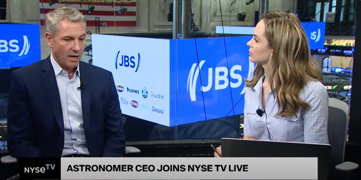 El director general de Astronomer, Andy Byron, en una entrevista con NYSE TV Live, de un post de YouTube del 25 de junio de 2025 | Fuente: YouTube/NYSETV