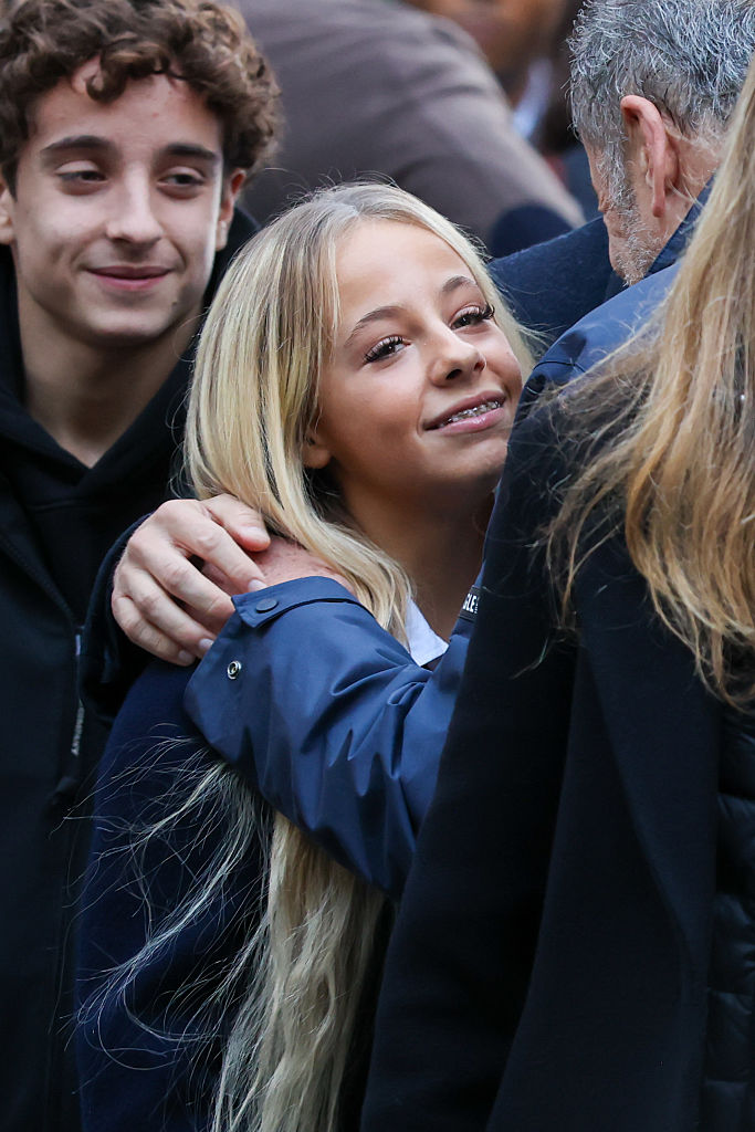 Giulia Sarkozy fue vista fuera de su casa en París el 21 de octubre de 2025. | Fuente: Getty Images