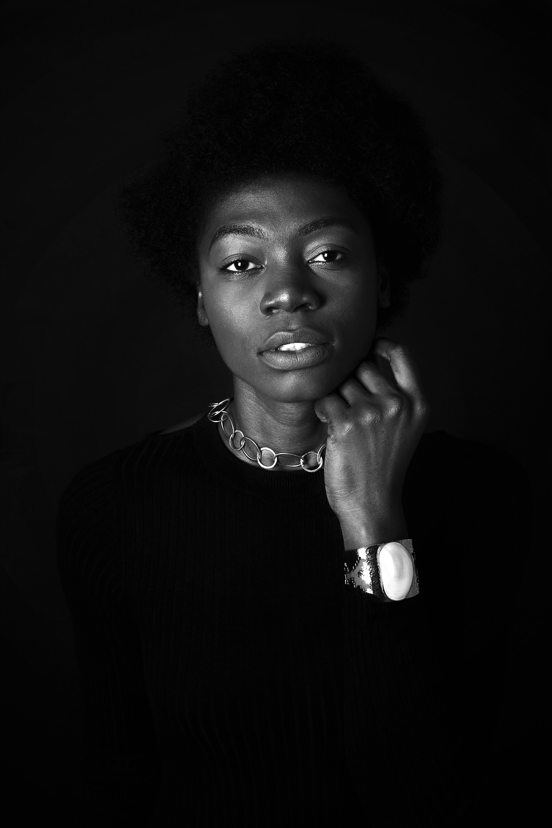 Una mujer reflexiva | Fuente: Unsplash