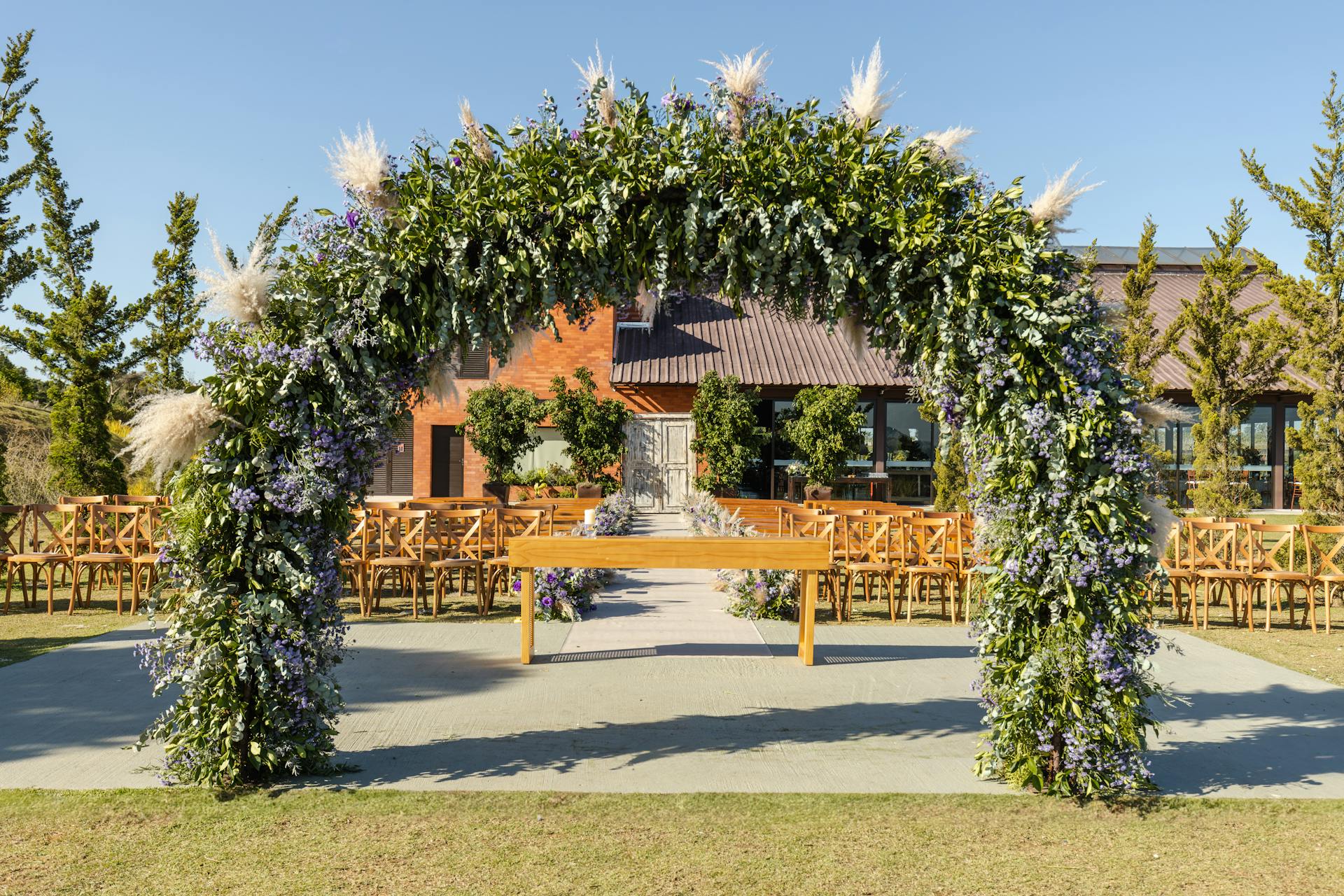 Un arco de boda | Fuente: Pexels