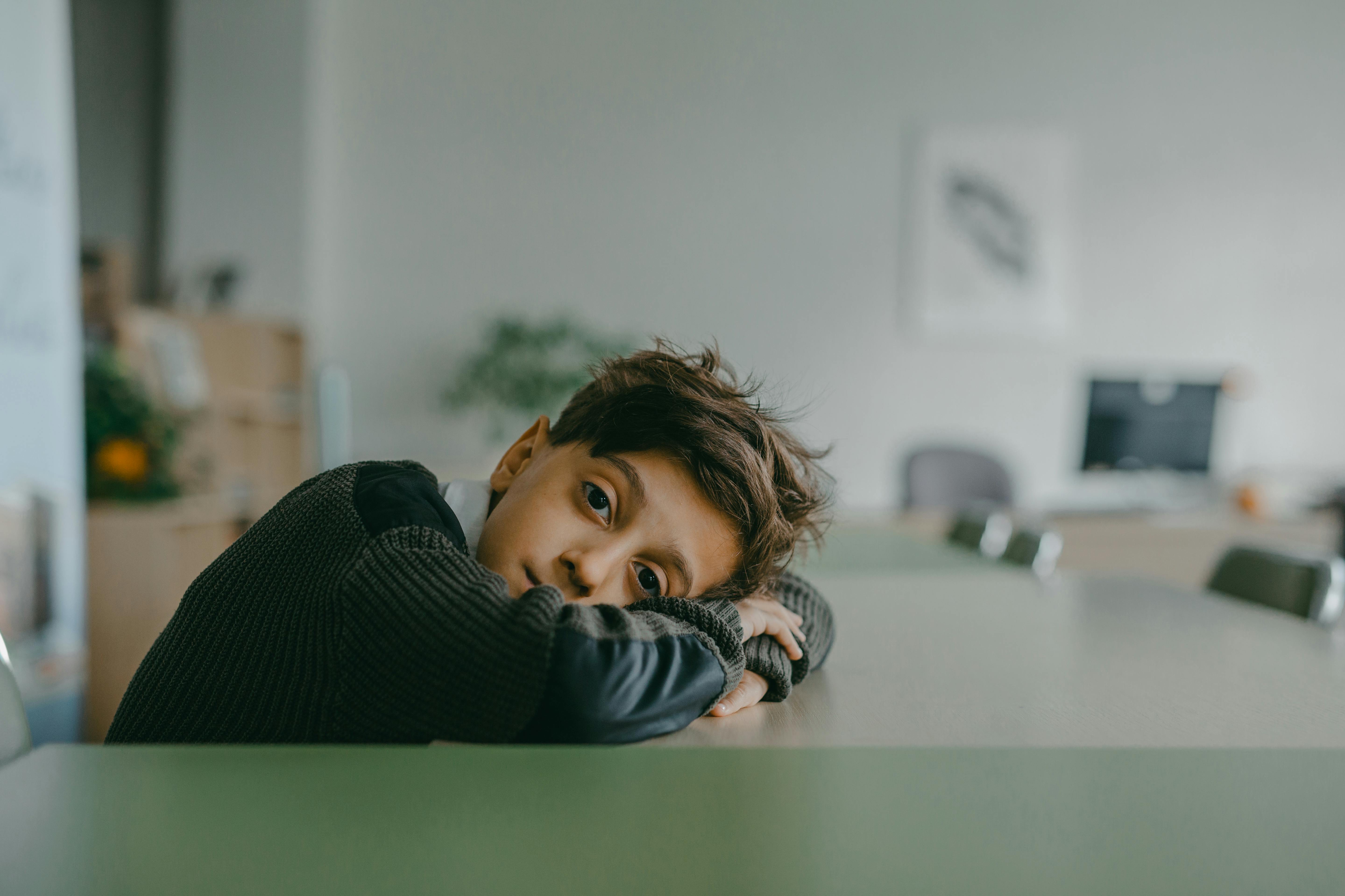Un niño triste | Fuente: Pexels
