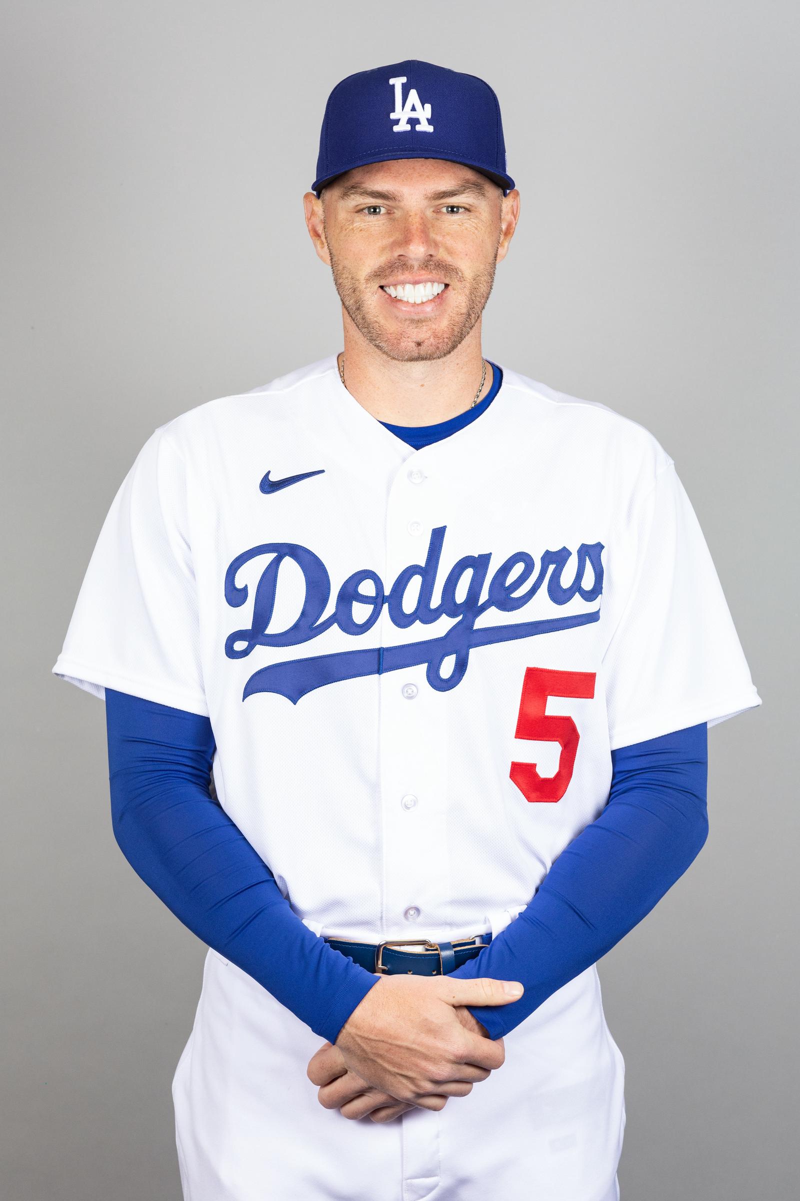 Freddie Freeman posa para una foto durante el Día de la Foto de los Dodgers de Los Ángeles en Camelback Ranch-Glendale el 22 de febrero de 2023, en Glendale, Arizona | Fuente: Getty Images