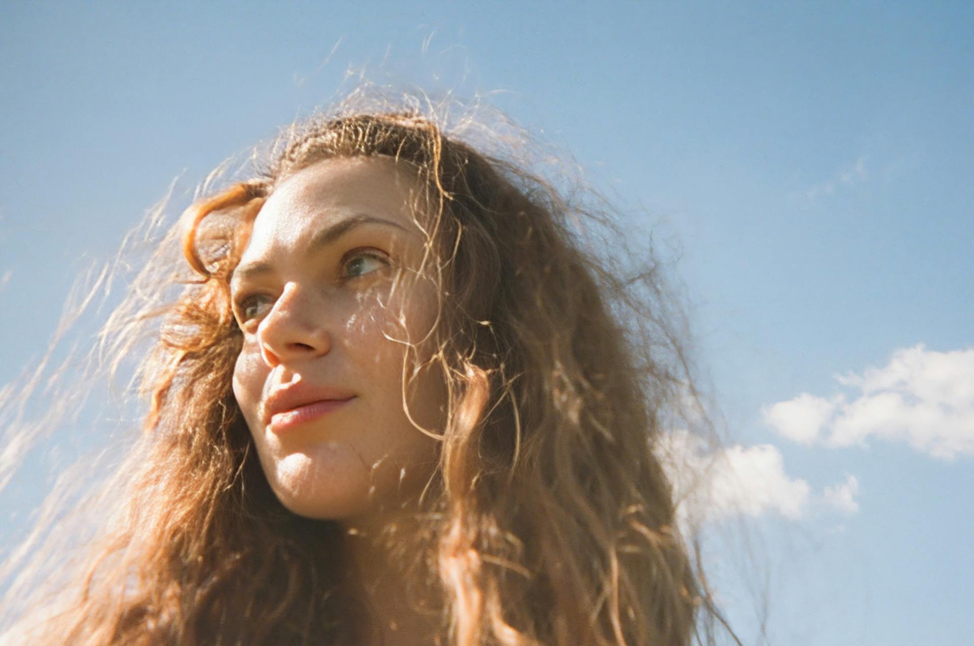 Una mujer de aspecto tenso | Fuente: Pexels