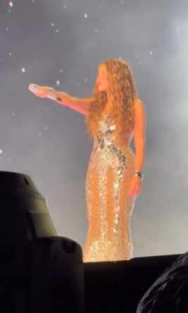 Shakira sobre el escenario en Querétaro | Fuente: X/decidiprenderme