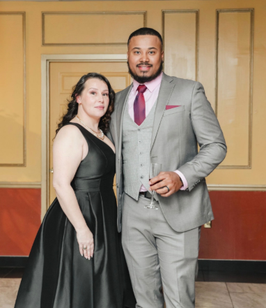 Misty De La Cruz posa con su marido, con fecha del 21 de marzo de 2025 | Fuente: TikTok/@lifewithmisty