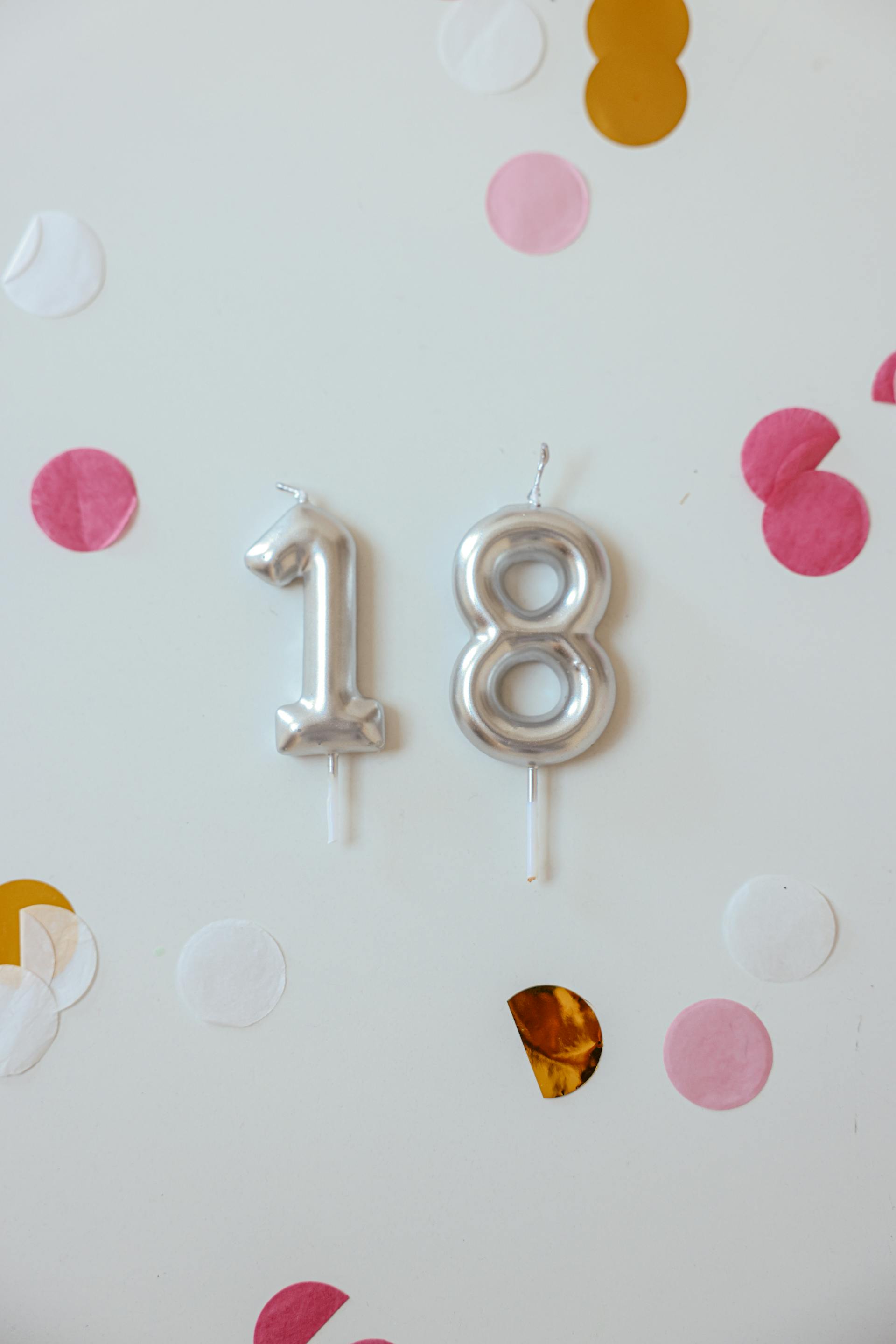 El número 18 en la pared | Fuente: Pexels