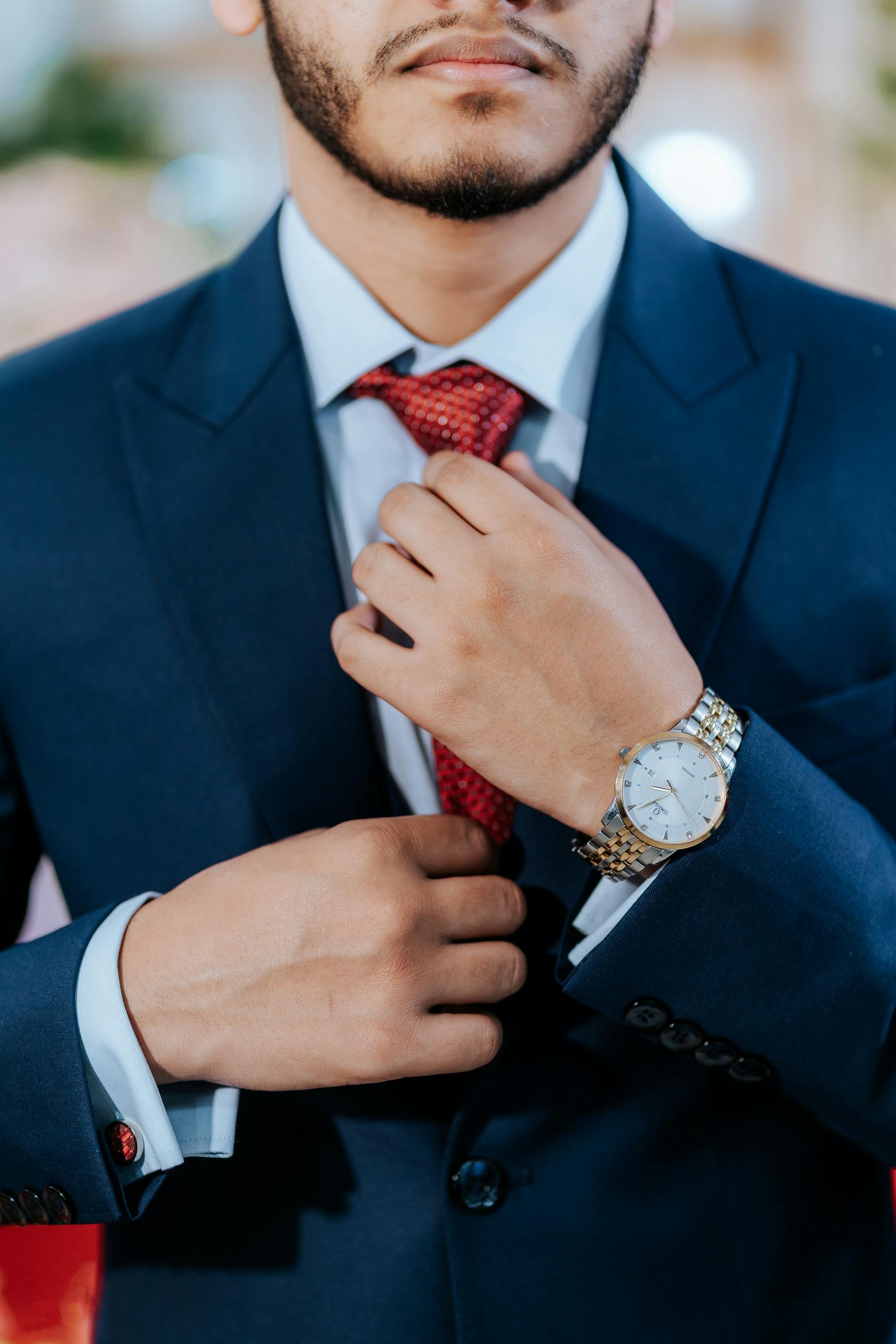Un hombre vestido de traje | Fuente: Pexels