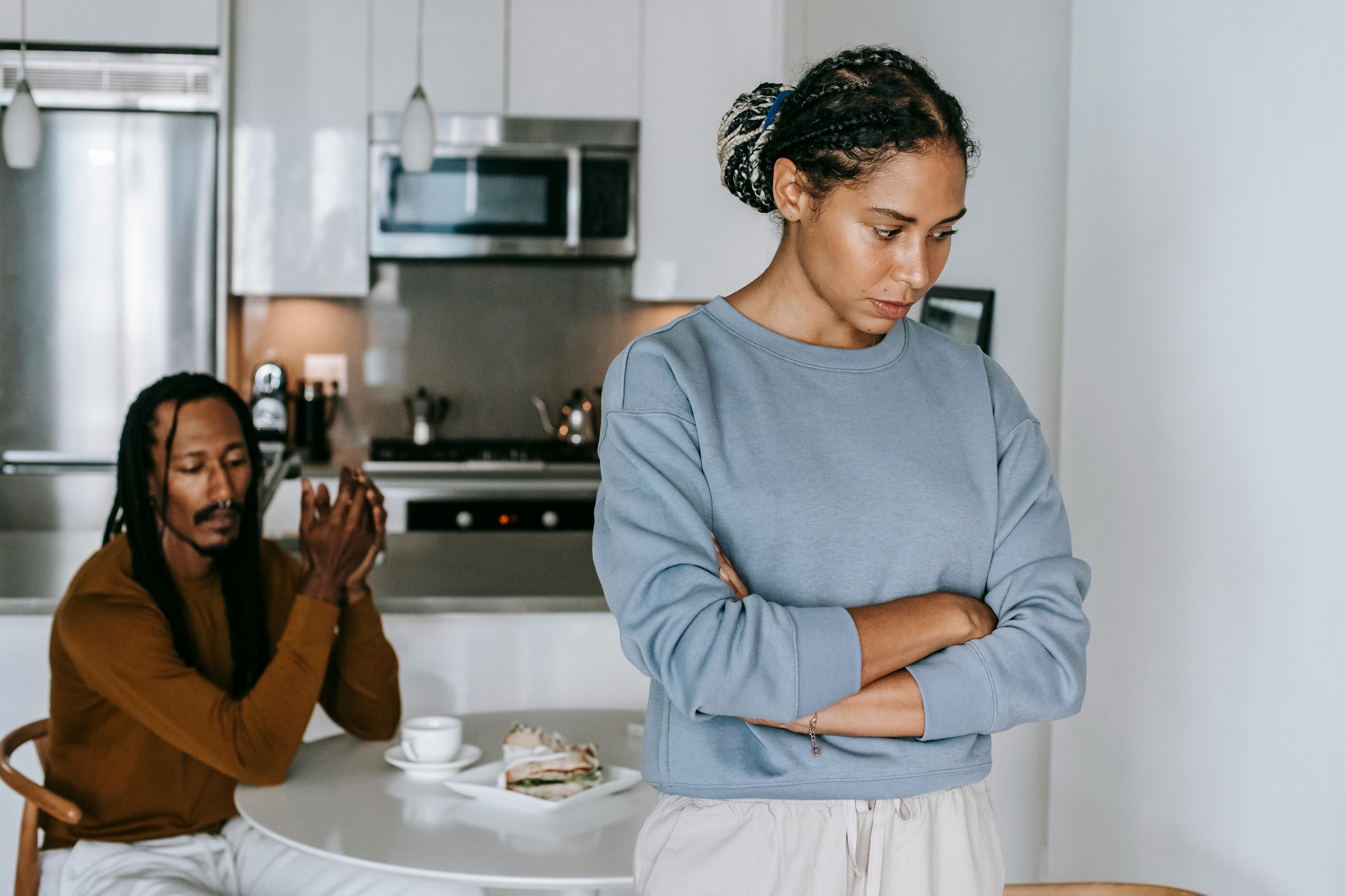 Una pareja durante un desacuerdo | Fuente: Pexels