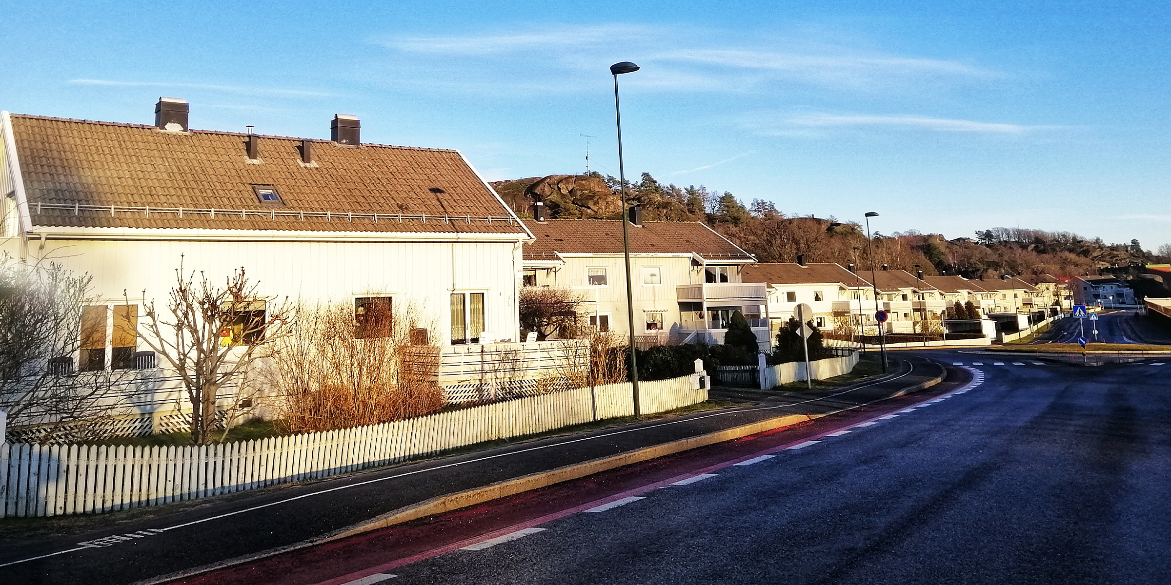 Casas en un vecindario | Fuente: Freepik