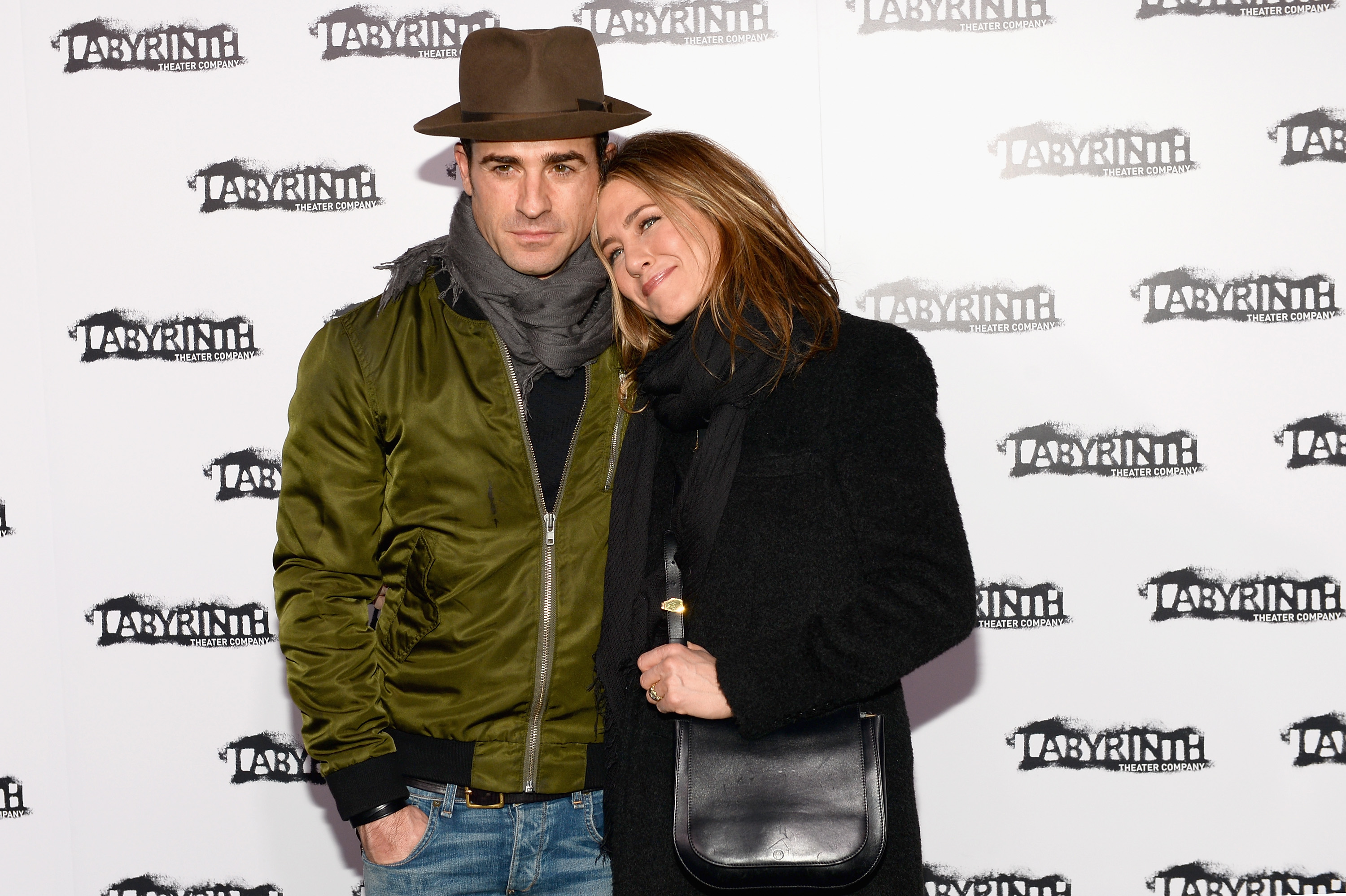 Justin Theroux y Jennifer Aniston asisten a la Gala Celebrity Charades de la Labyrinth Theater Company el 16 de noviembre de 2015 en la ciudad de Nueva York. | Fuente: Getty Images
