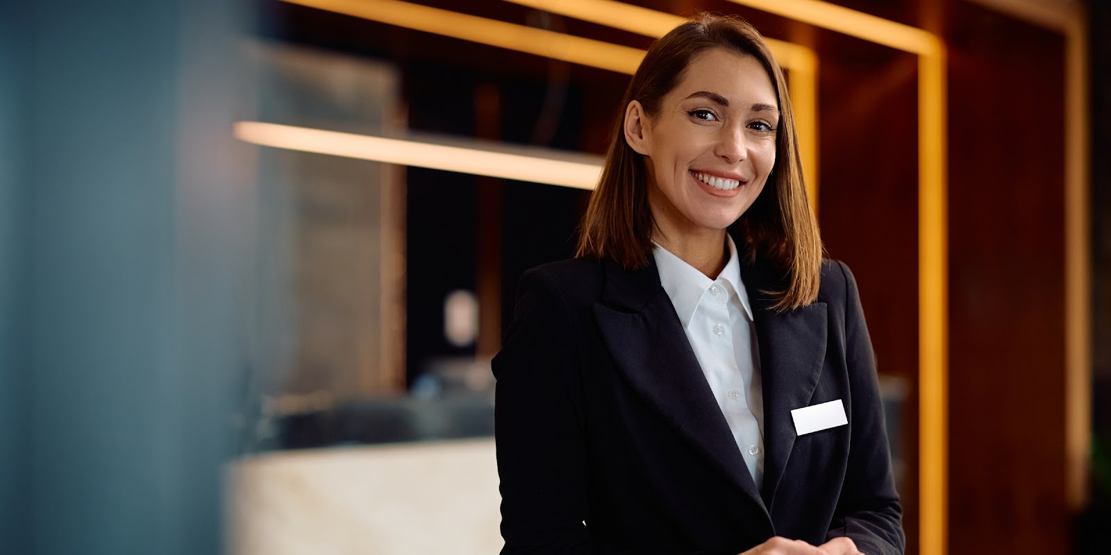 Un miembro del personal de un hotel | Fuente: Shutterstock