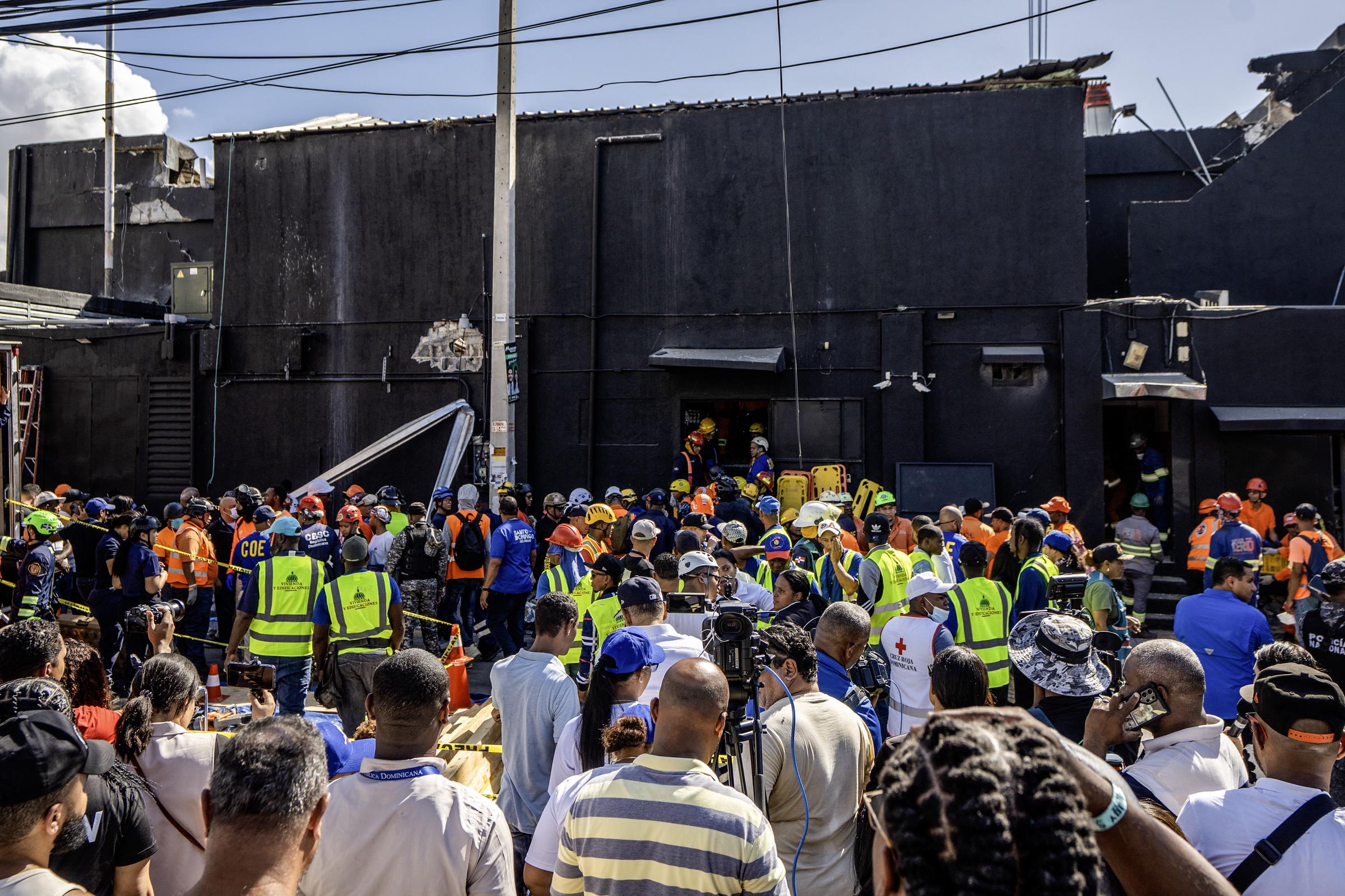 Más de 100 personas han muerto luego de que el techo de una discoteca en República Dominicana se derrumbó la madrugada del martes. | Fuente: Getty Images