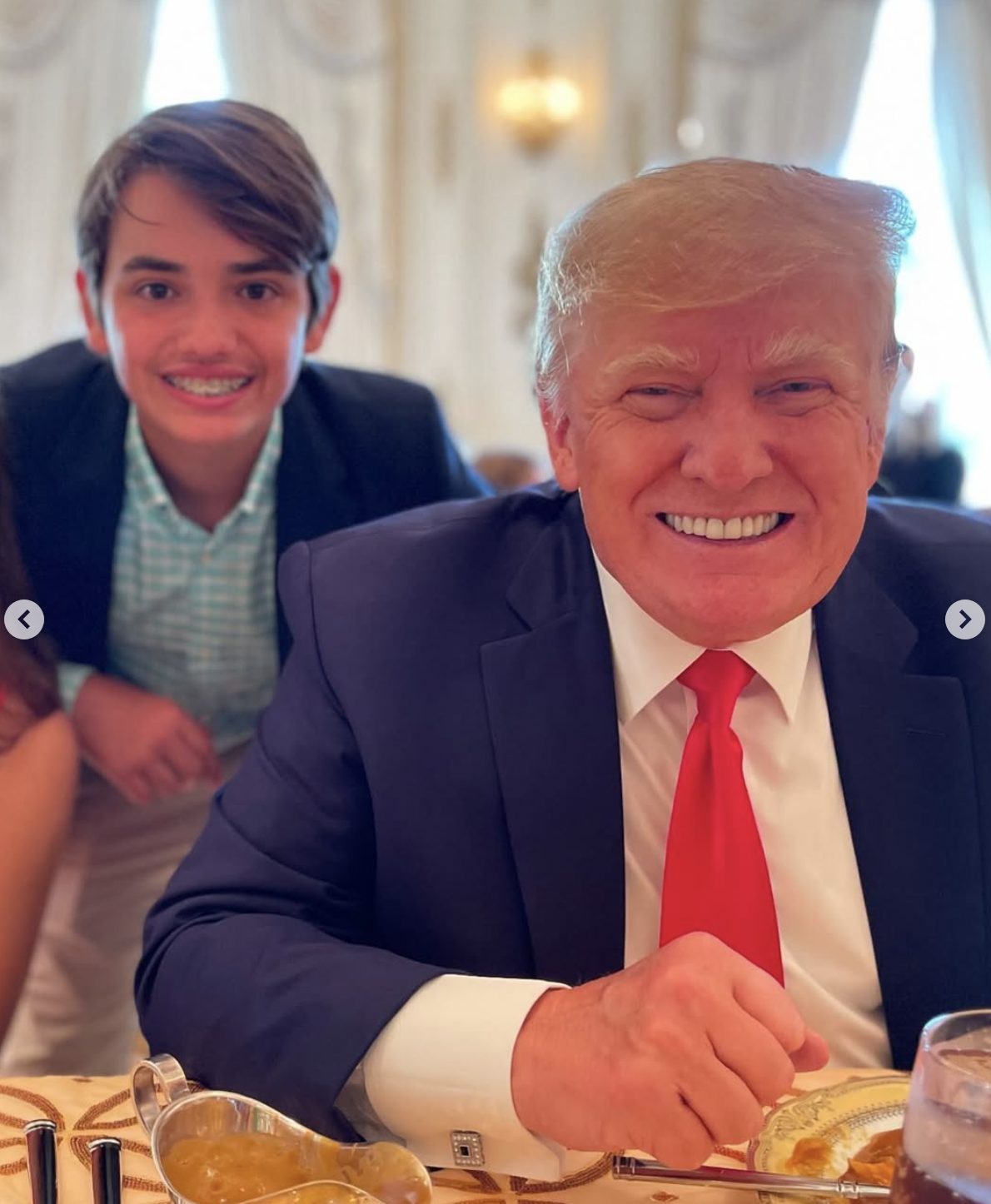 Donald Trump III posa con su abuelo, el presidente Donald Trump, en un post del 19 de febrero de 2025 | Fuente: Instagram/donaldtrumpjr