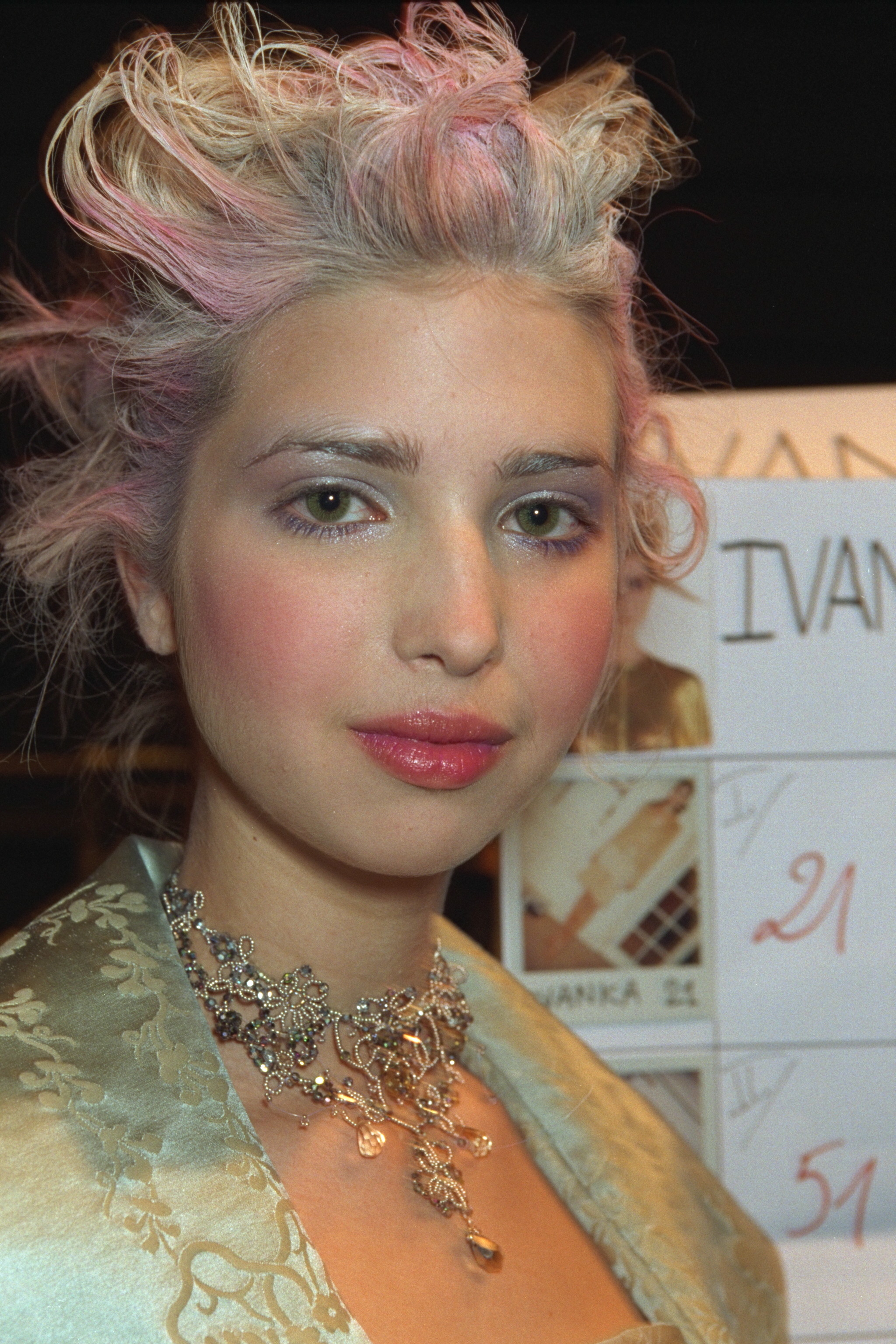 Ivanka Trump asiste a un evento de moda el 12 de marzo de 1998 | Fuente: Getty Images