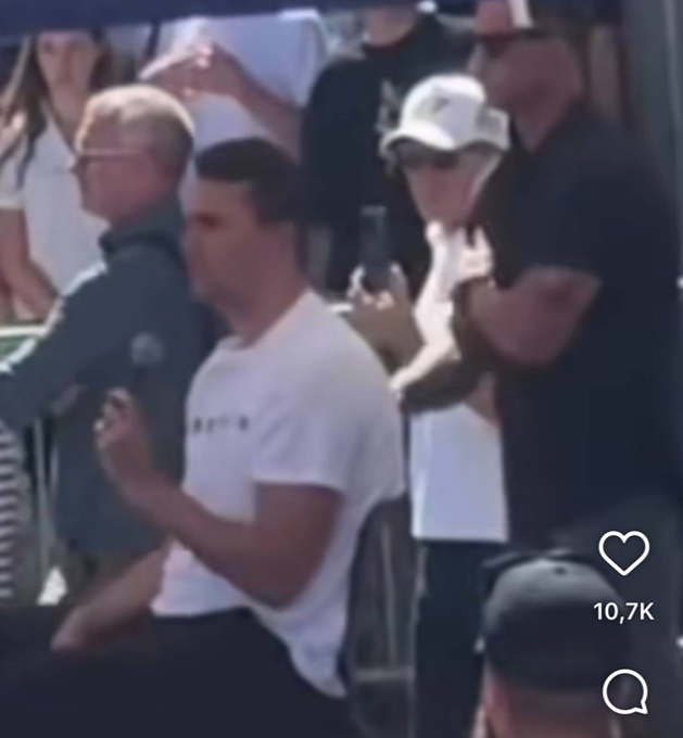 Personas alrededor de Charlie Kirk momentos antes de ser asesinado | Fuente: Instagram/kidkurtis