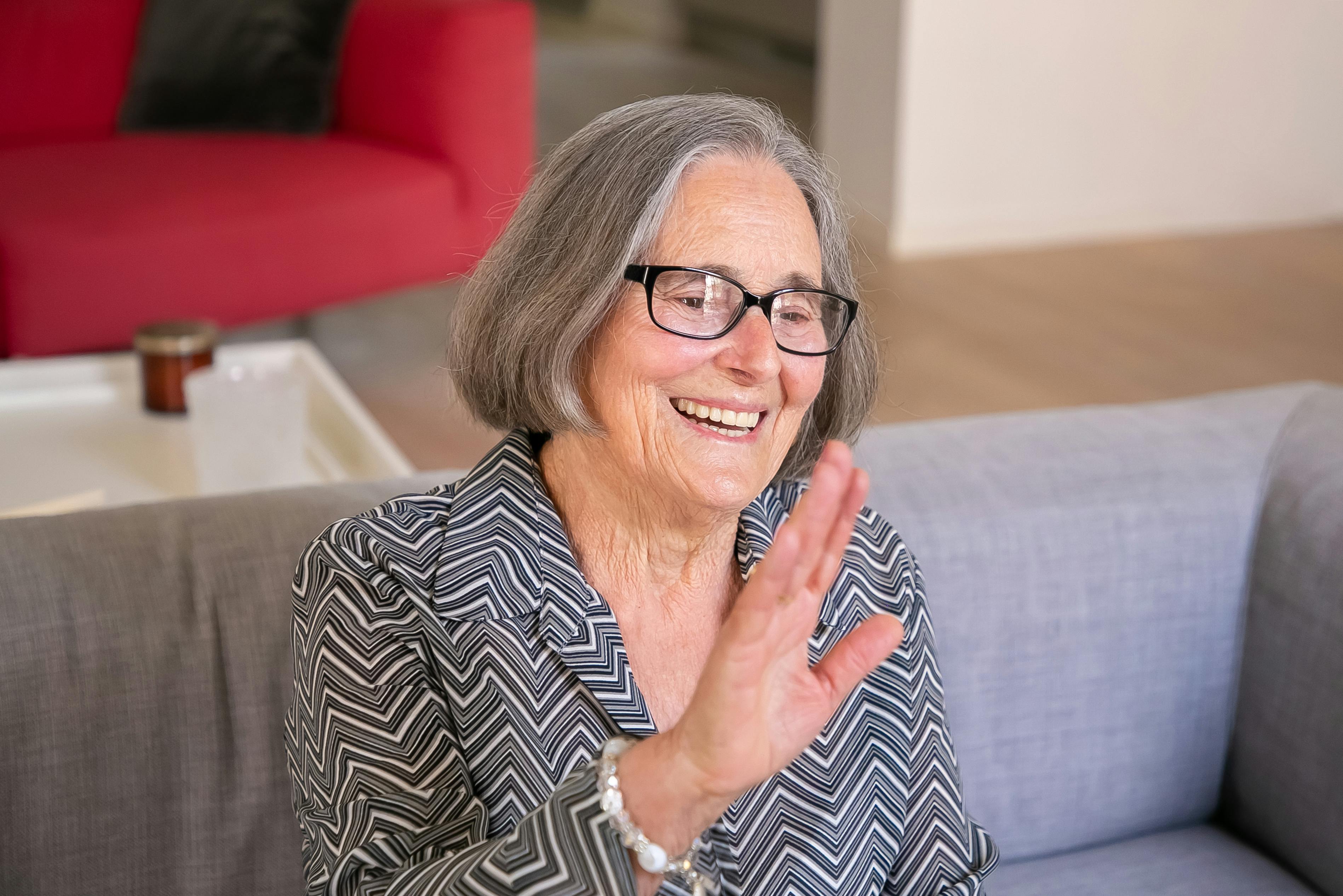 Mujer mayor sonriendo | Fuente: Pexels