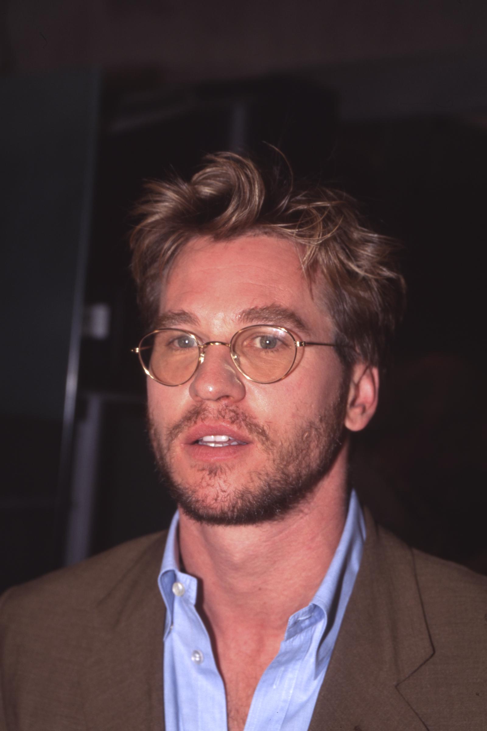 Val Kilmer fotografiado en Francia el 11 de julio de 1995. | Fuente: Getty Images