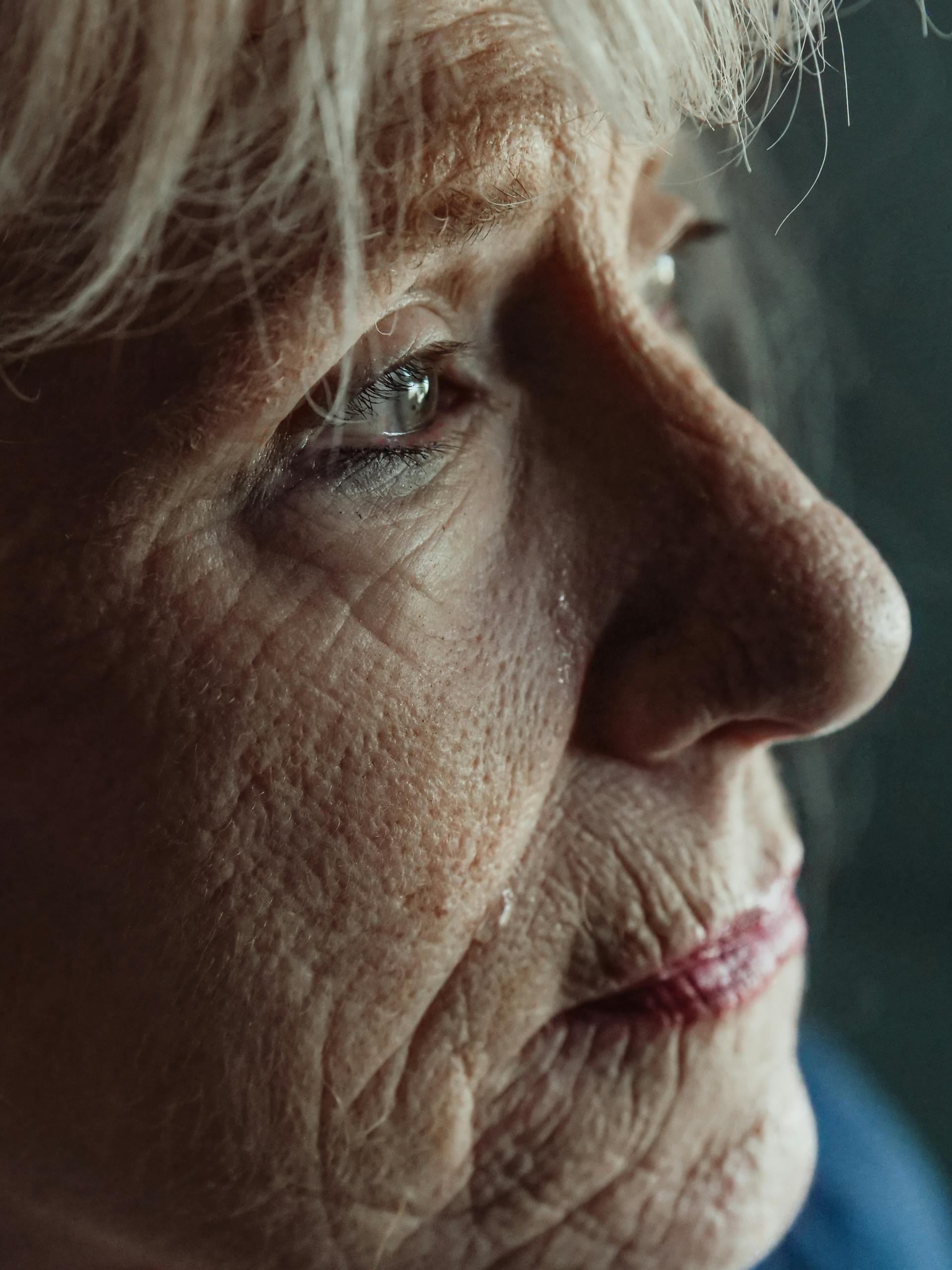 Una mujer mayor triste | Fuente: Pexels