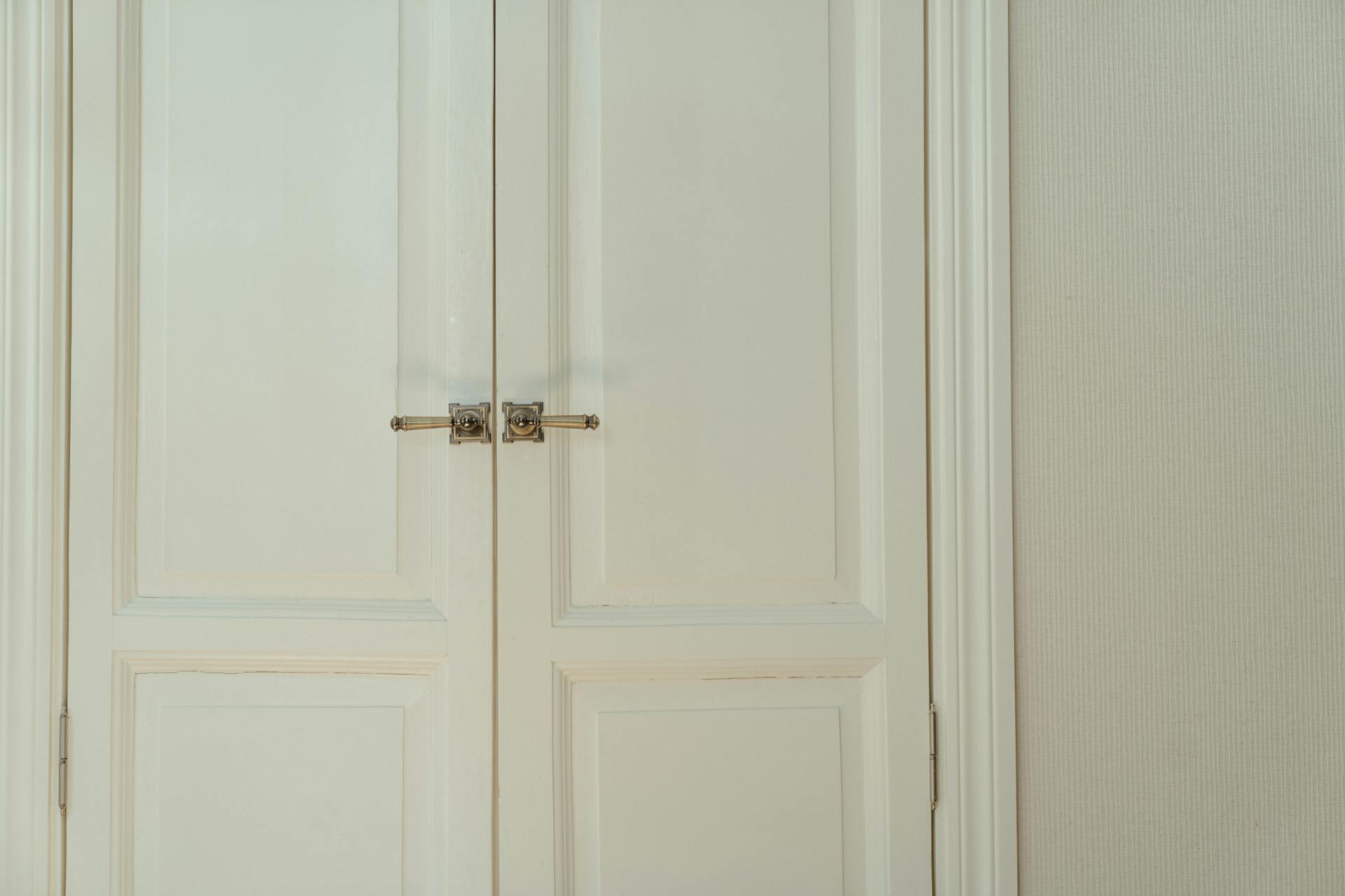 Una puerta cerrada | Fuente: Pexels