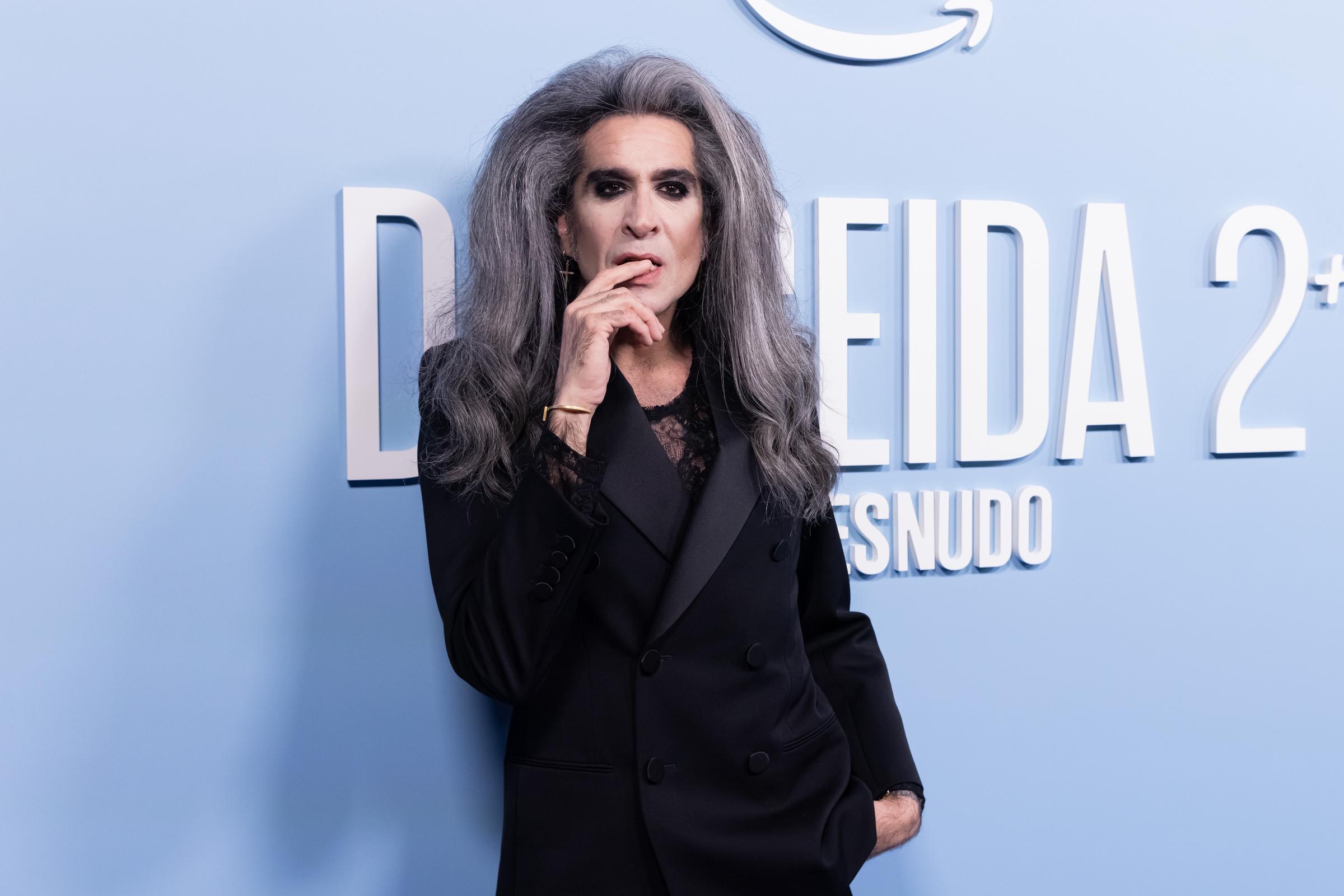 Mario Vaquerizo asiste a la alfombra roja de "Dulceida Al Desnudo 2+1" en la Sala Equis el 2 de abril de 2025 en Madrid, España. | Fuente: Getty Images