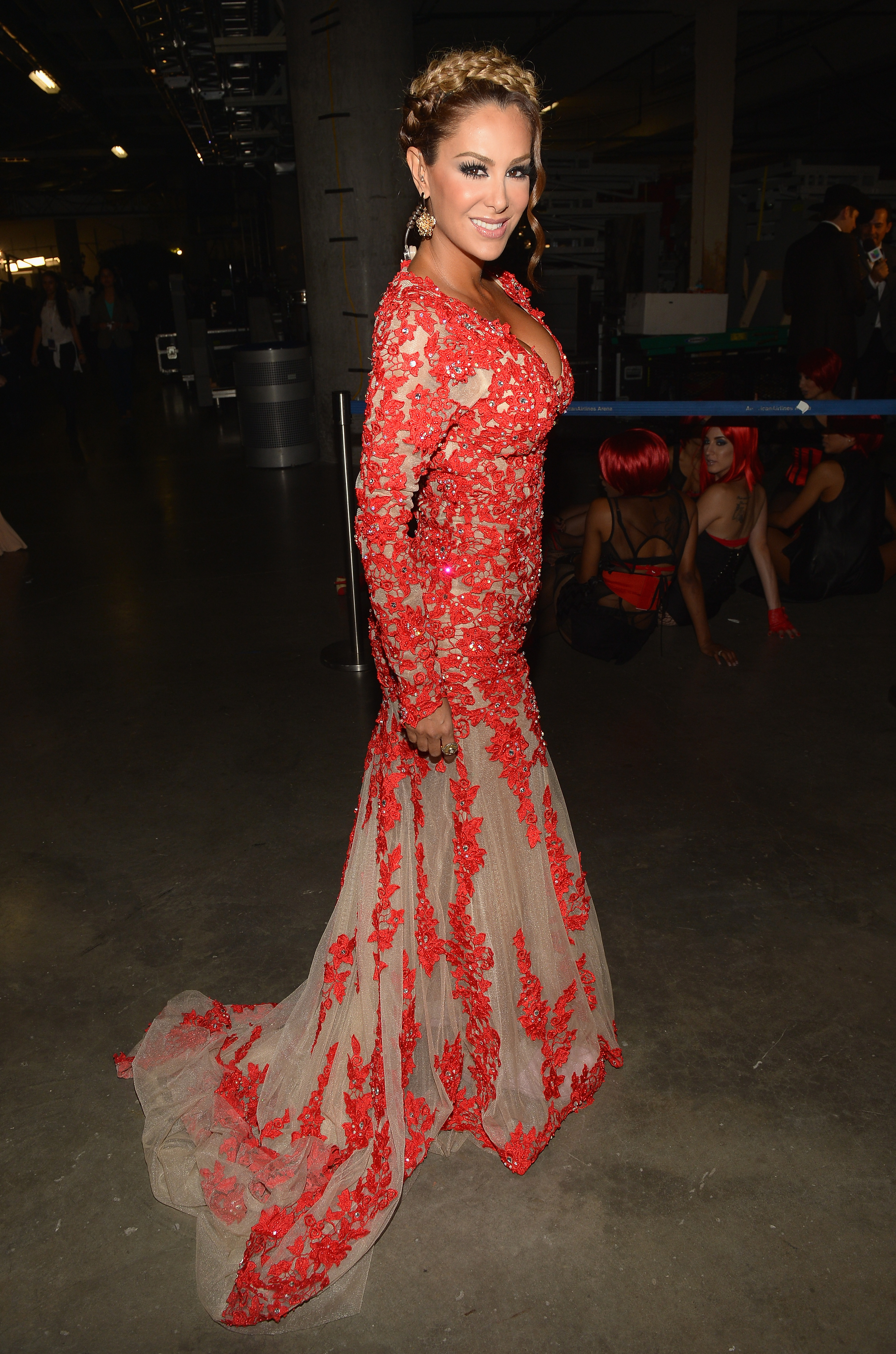 Ninel Conde posa detrás del escenario en Premio Lo Nuestro a la Música Latina 2014 en el American Airlines Arena el 20 de febrero de 2014 en Miami, Florida.