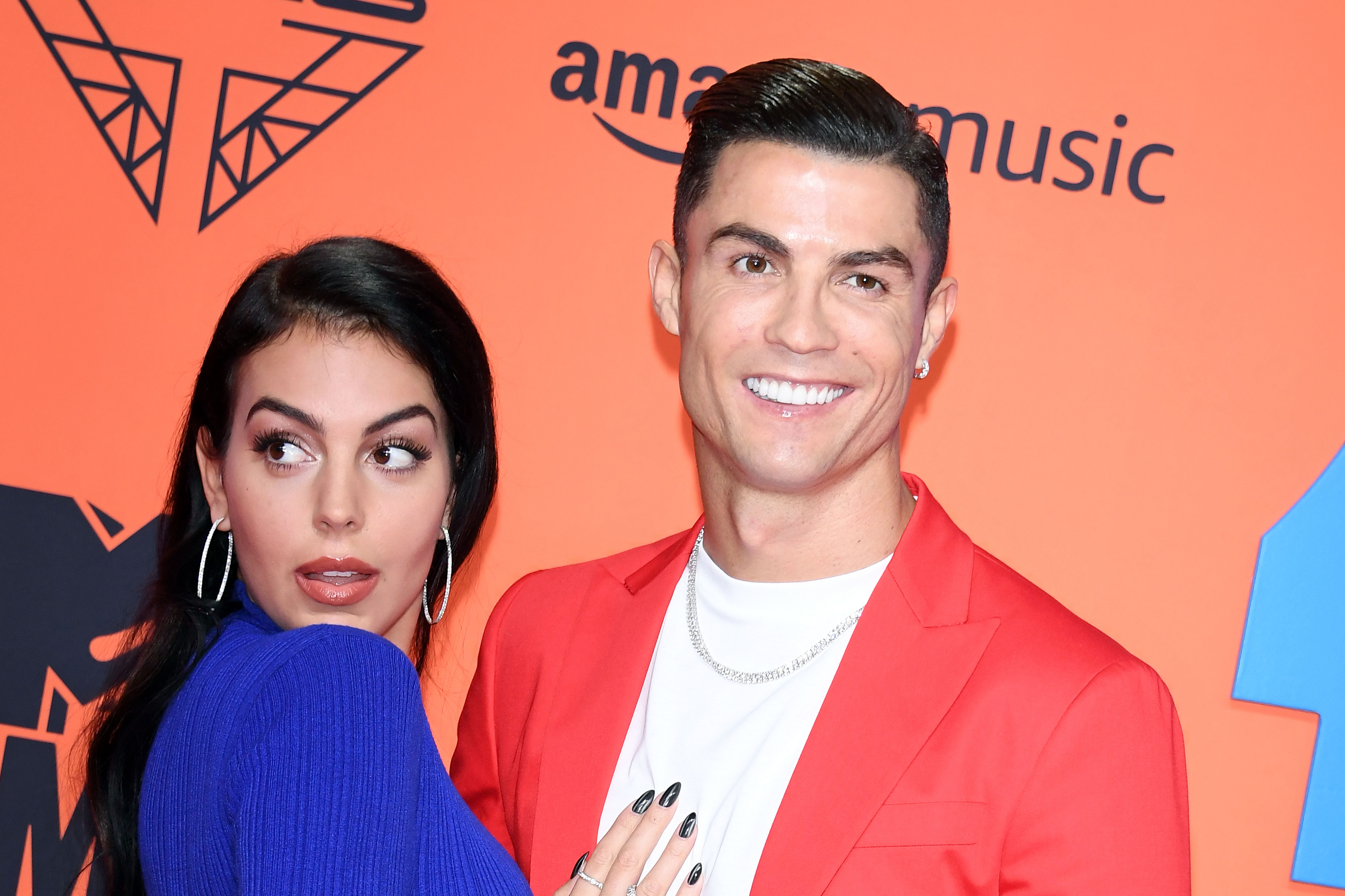 Georgina Rodríguez y Cristiano Ronaldo asisten a los MTV EMAs 2019 en el Palacio de Congresos y Exposiciones FIBES el 3 de noviembre de 2019 en Sevilla, España. | Fuente: Getty Images