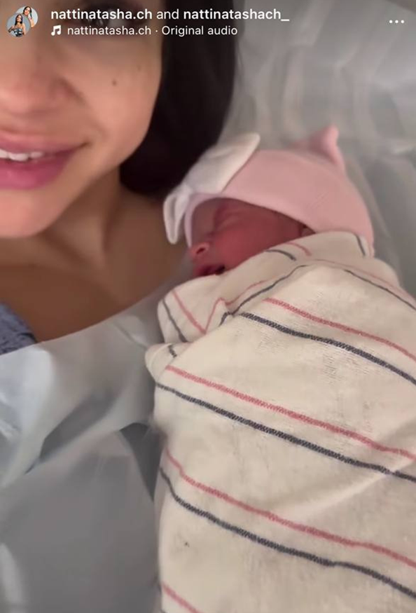 Natti Natasha presentó a Dominique Isabelle, su segunda hija. | Fuente: Instagram/@nattinatashach_