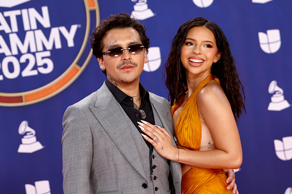 Christian Nodal y Ángela Aguilar asisten a la 26.ª edición anual de los Latin GRAMMY Awards en el MGM Grand Garden Arena el 13 de noviembre de 2025 en Las Vegas, Nevada | Fuente: Getty Images