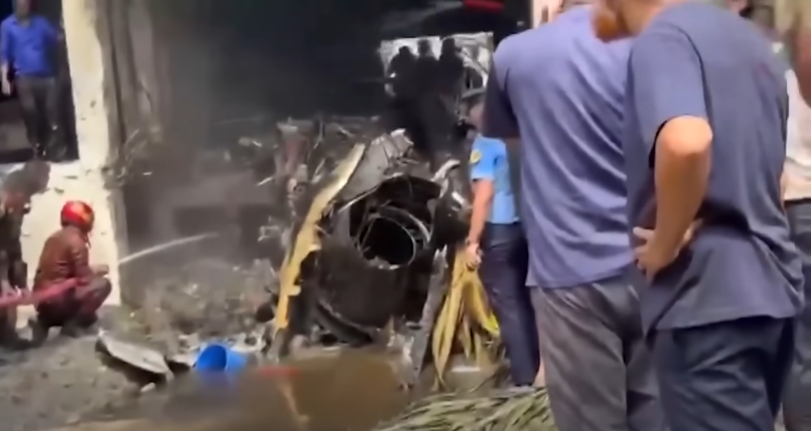 Labores de rescate y de control de daños tras el accidente. | Foto: YouTube/DW News