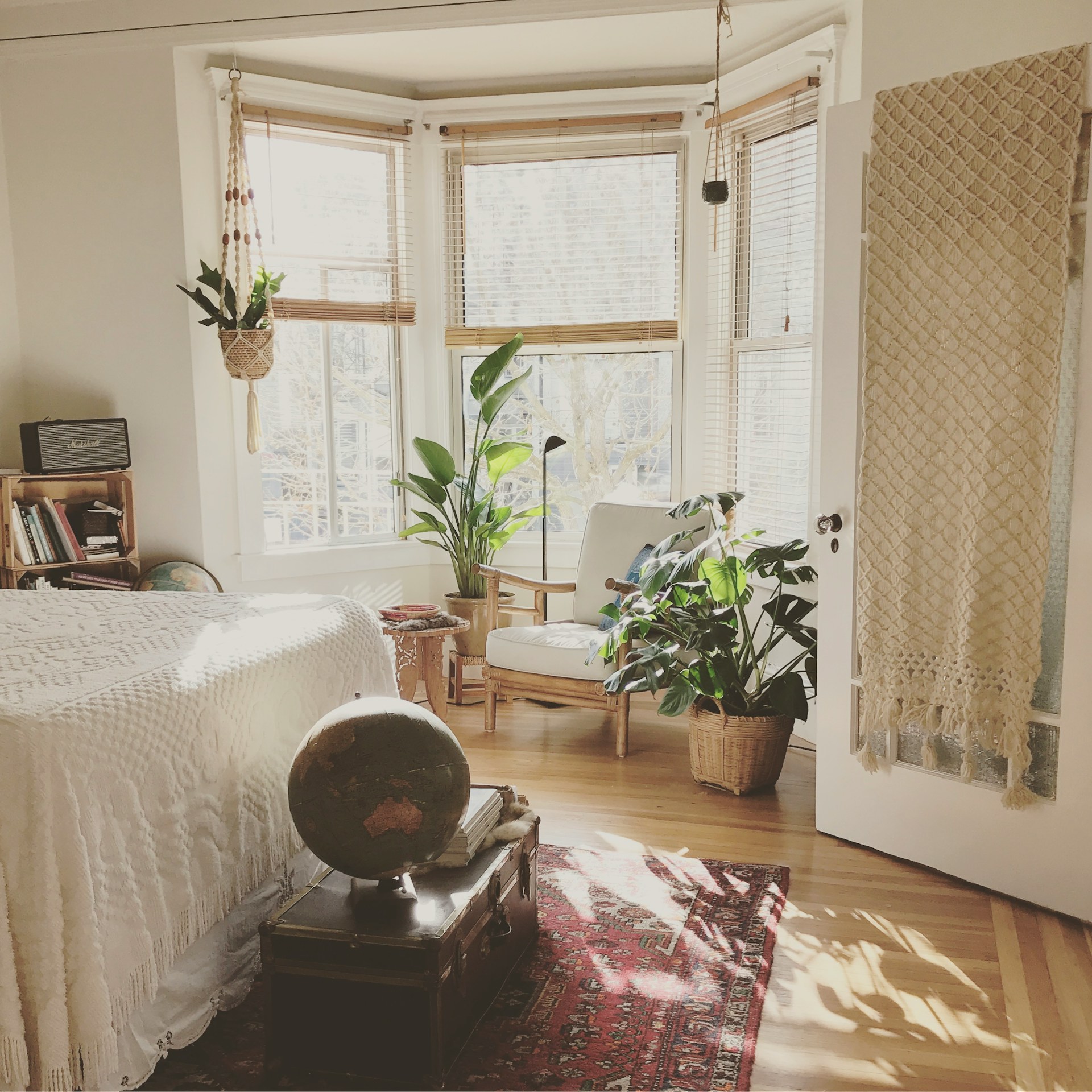 Un dormitorio acogedor | Fuente: Unsplash