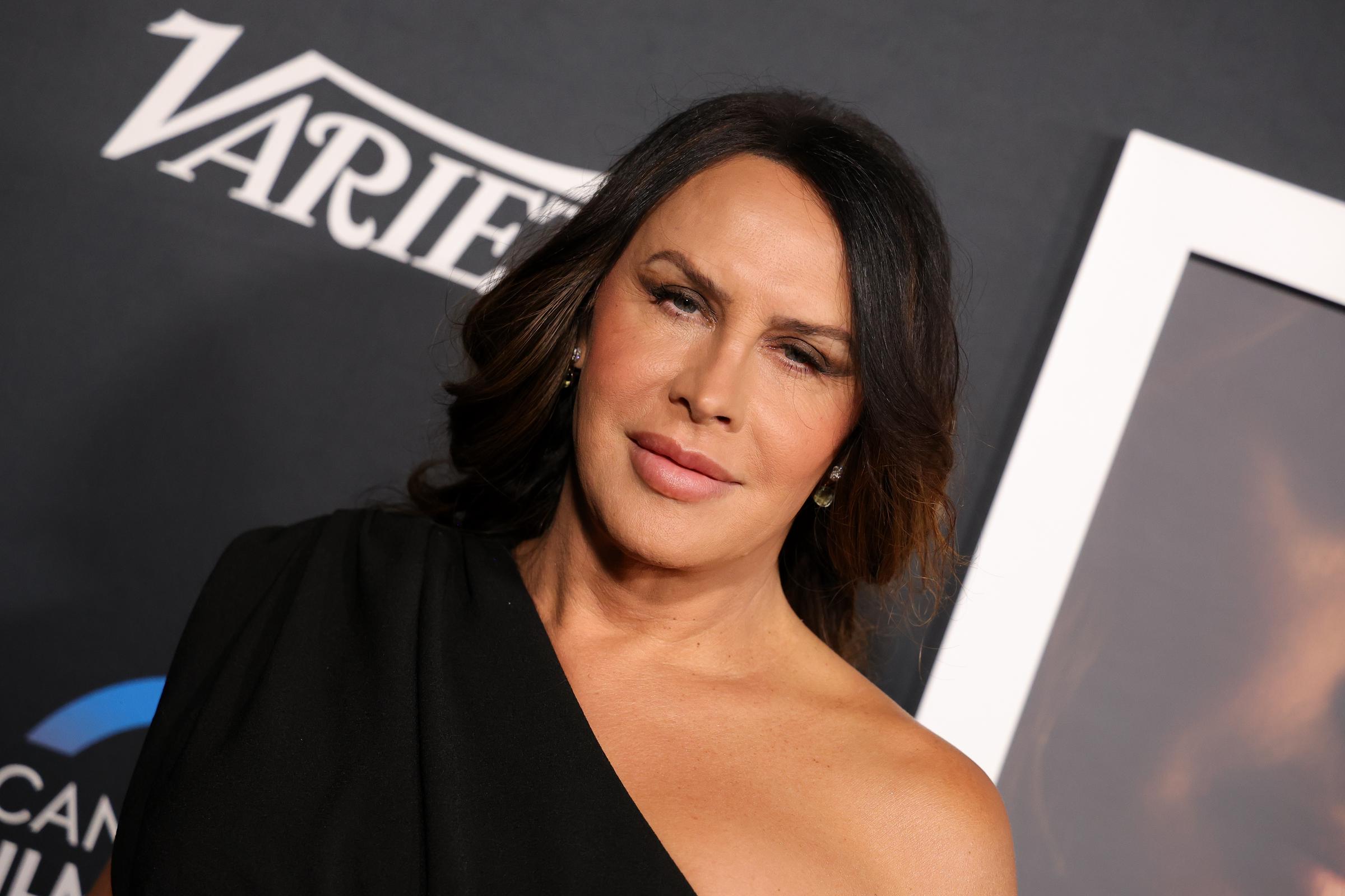 Karla Sofía Gascón en "Emilia Pérez" en la Noche de Apertura del Festival de Cine Francés Americano en el DGA Theater Complex el 29 de octubre de 2024 en Los Ángeles, California. | Fuente: Getty Images