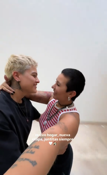 Romina Marcos junto a su novia Laura Salazar en su nuevo departamento. | Fuente: TikTok/romimarcos