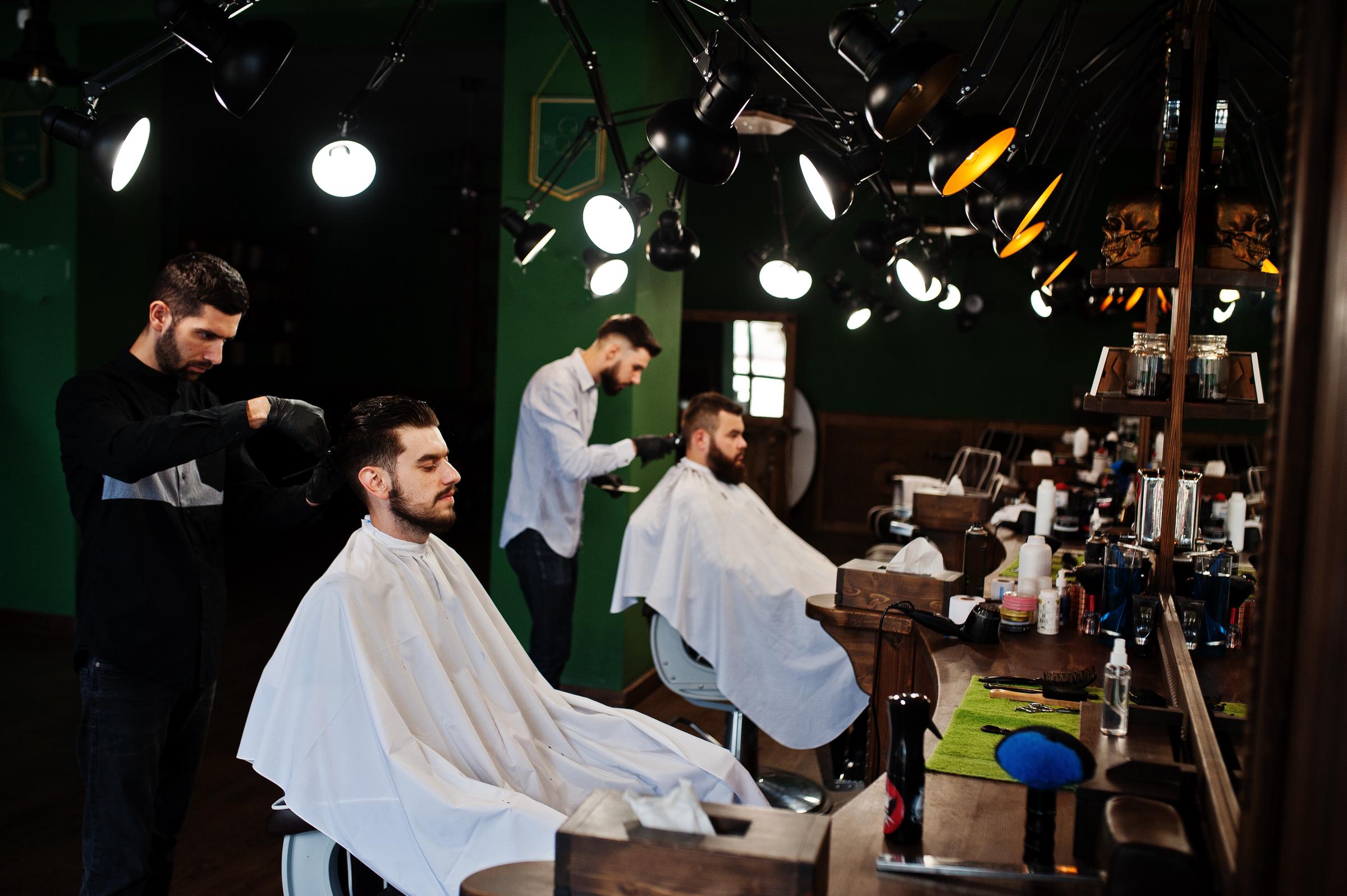 Interior de una barbería | Fuente: Freepik