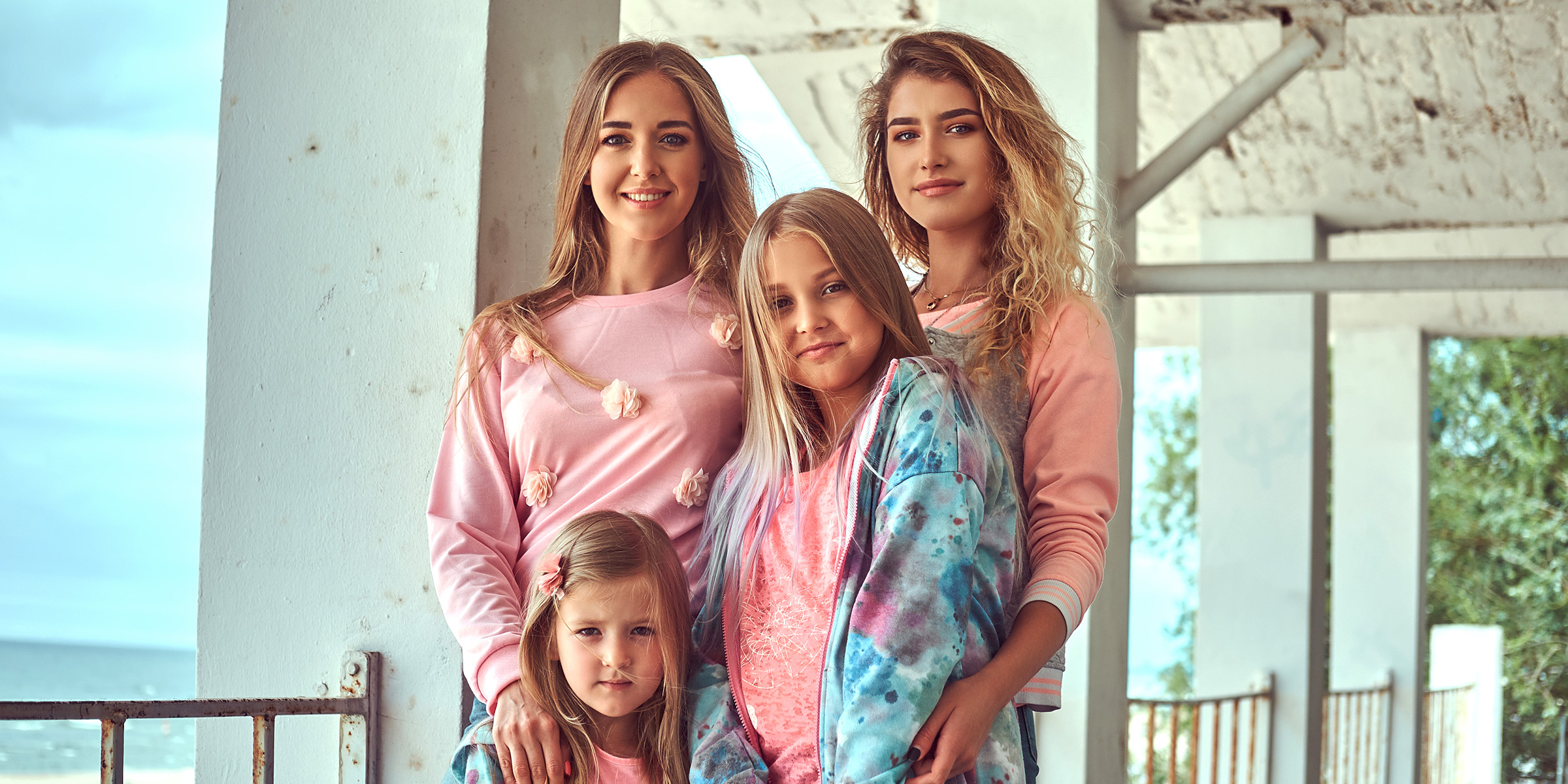 Cuatro hermanas | Fuente: Freepik