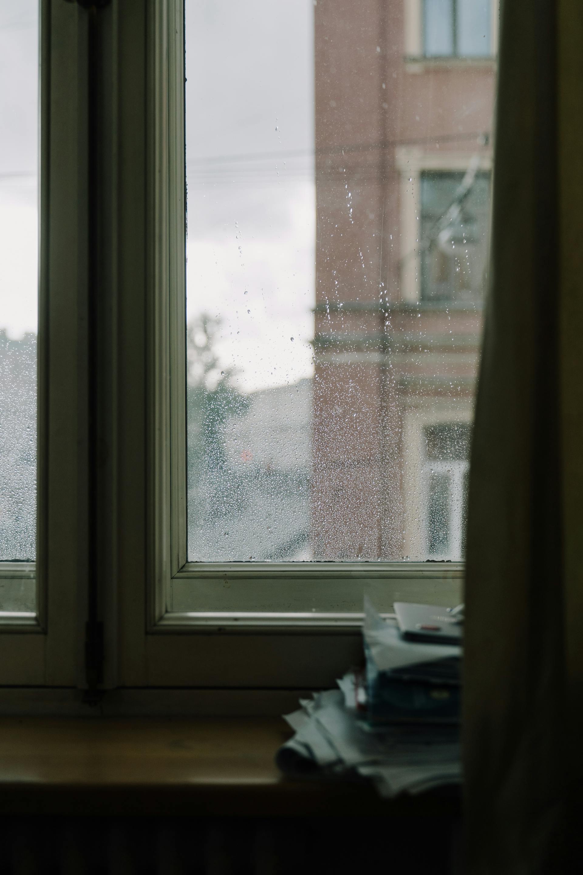 Gotas de lluvia en la ventana | Fuente: Pexels